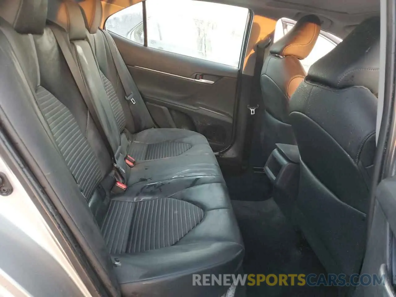 10 fotografías del automóvil dañado 4T1G11AK3RU853267 TOYOTA CAMRY 2024