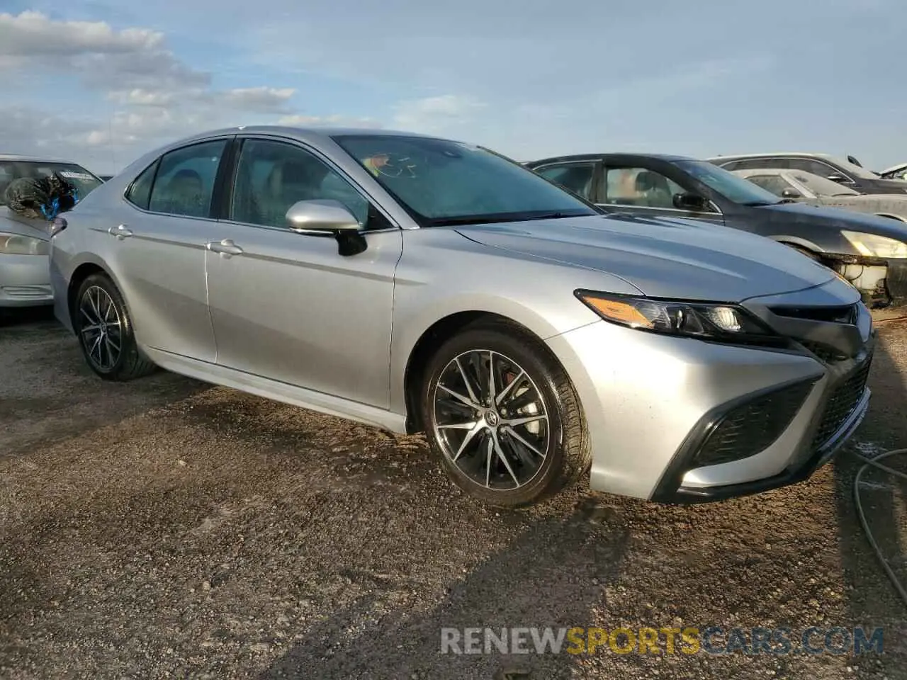 4 fotografías del automóvil dañado 4T1G11AK3RU853267 TOYOTA CAMRY 2024