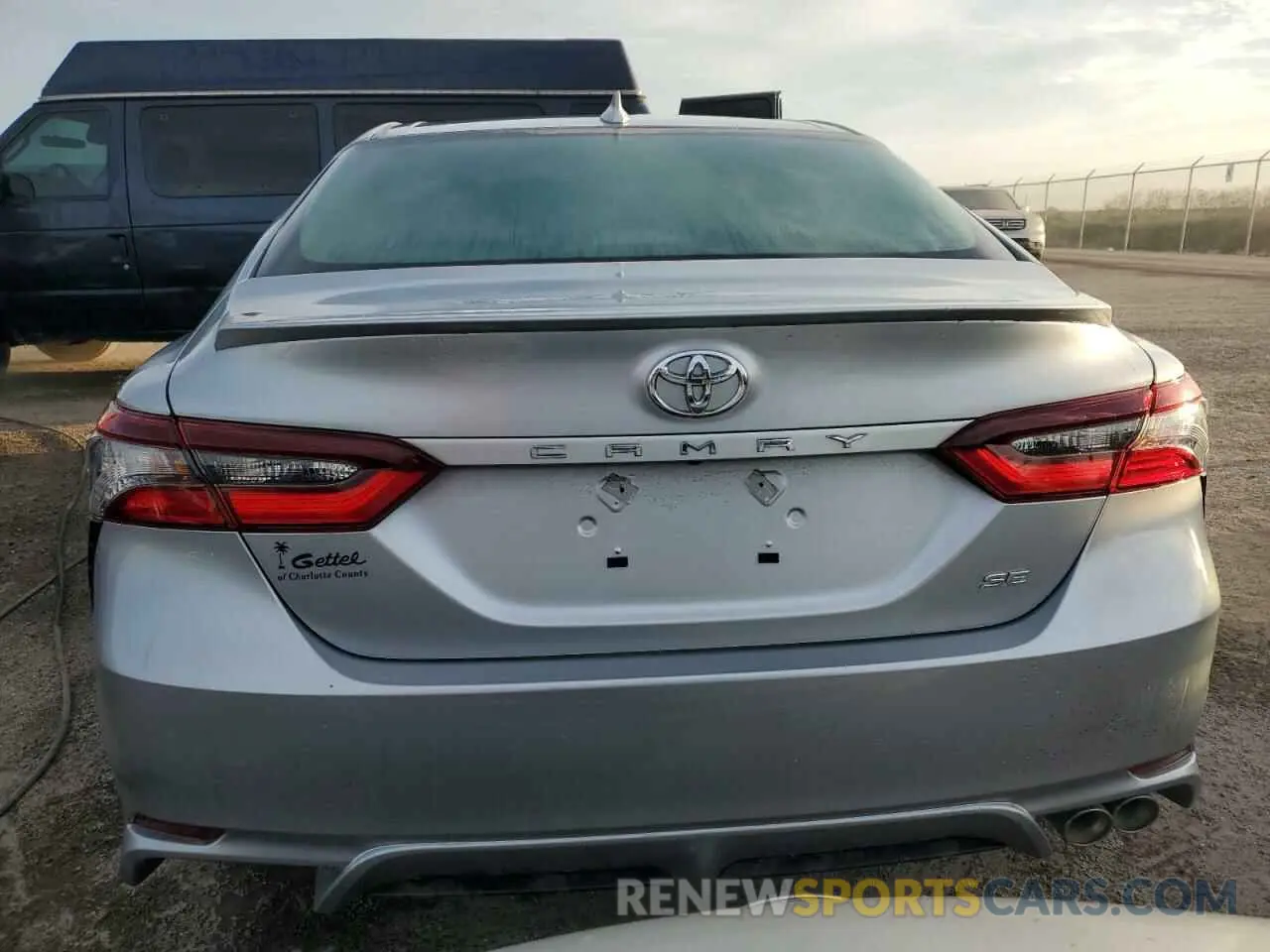 6 fotografías del automóvil dañado 4T1G11AK3RU853267 TOYOTA CAMRY 2024