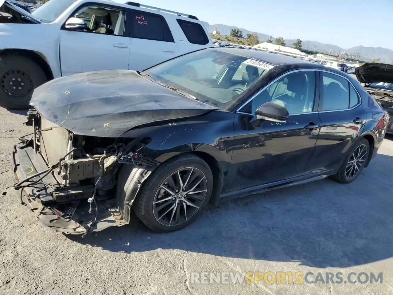 1 fotografías del automóvil dañado 4T1G11AK3RU855181 TOYOTA CAMRY 2024