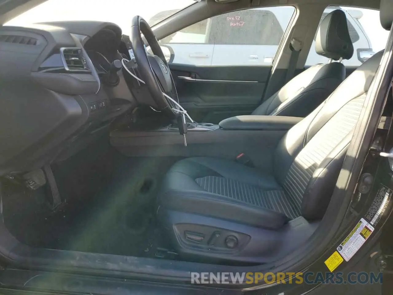 7 fotografías del automóvil dañado 4T1G11AK3RU855181 TOYOTA CAMRY 2024
