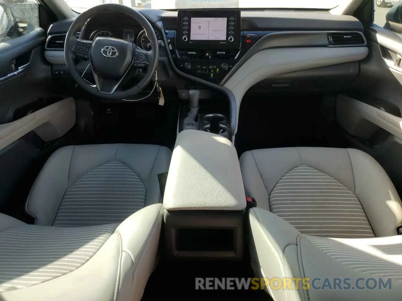 8 fotografías del automóvil dañado 4T1G11AK3RU862065 TOYOTA CAMRY 2024