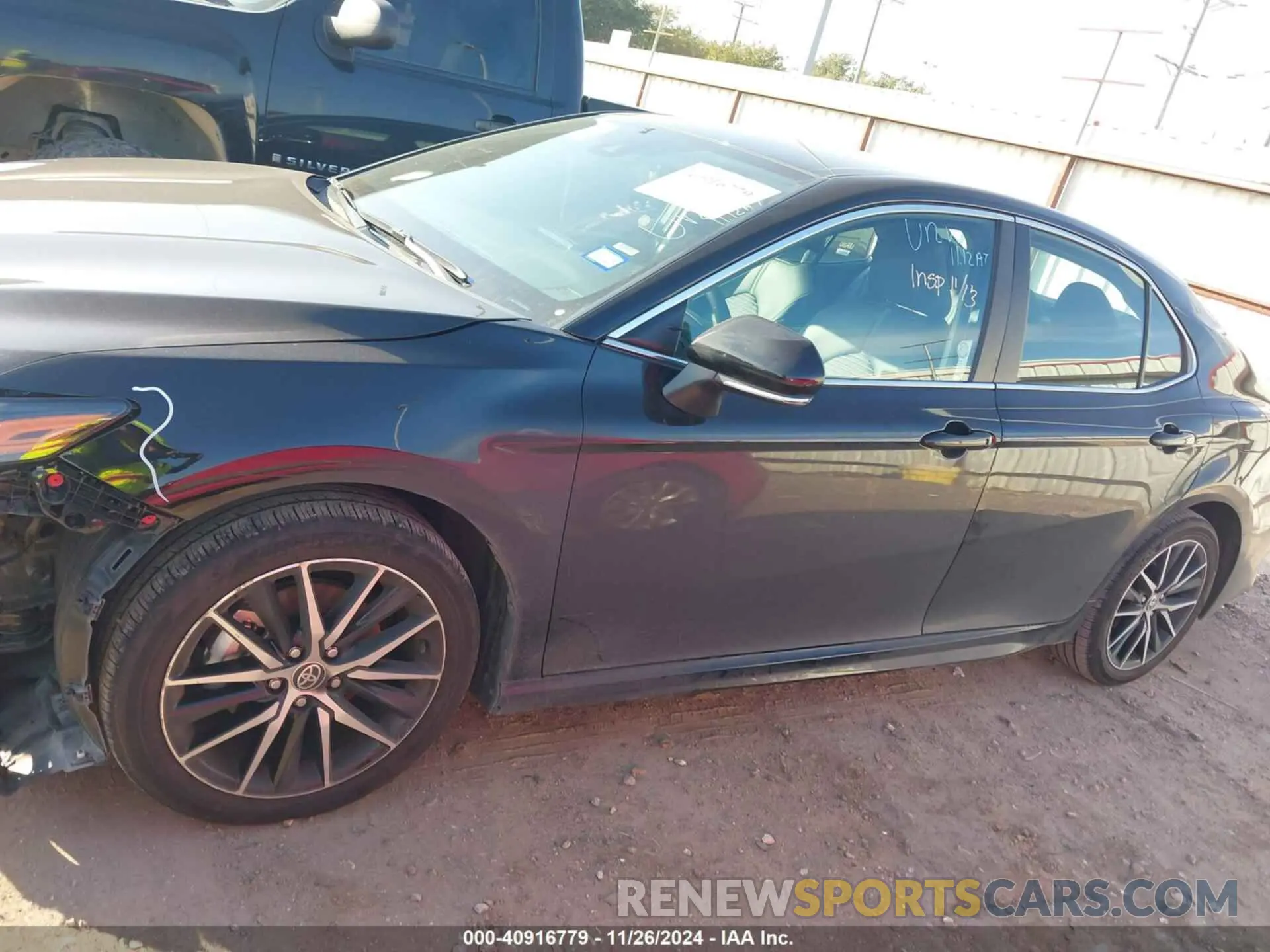 15 fotografías del automóvil dañado 4T1G11AK3RU890402 TOYOTA CAMRY 2024