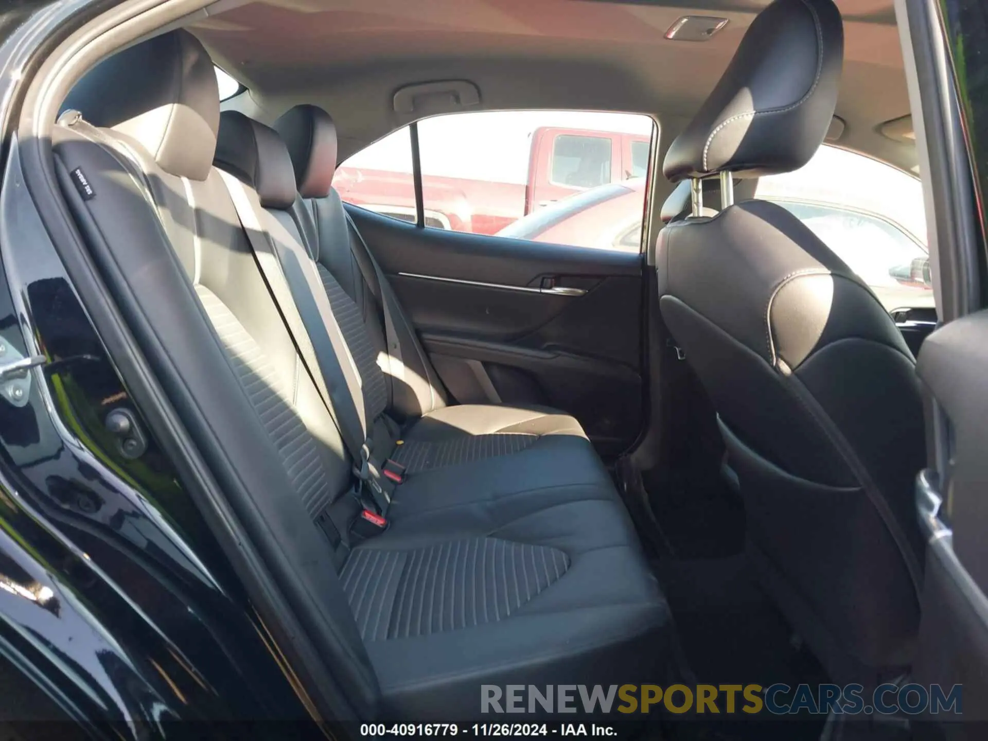 8 fotografías del automóvil dañado 4T1G11AK3RU890402 TOYOTA CAMRY 2024