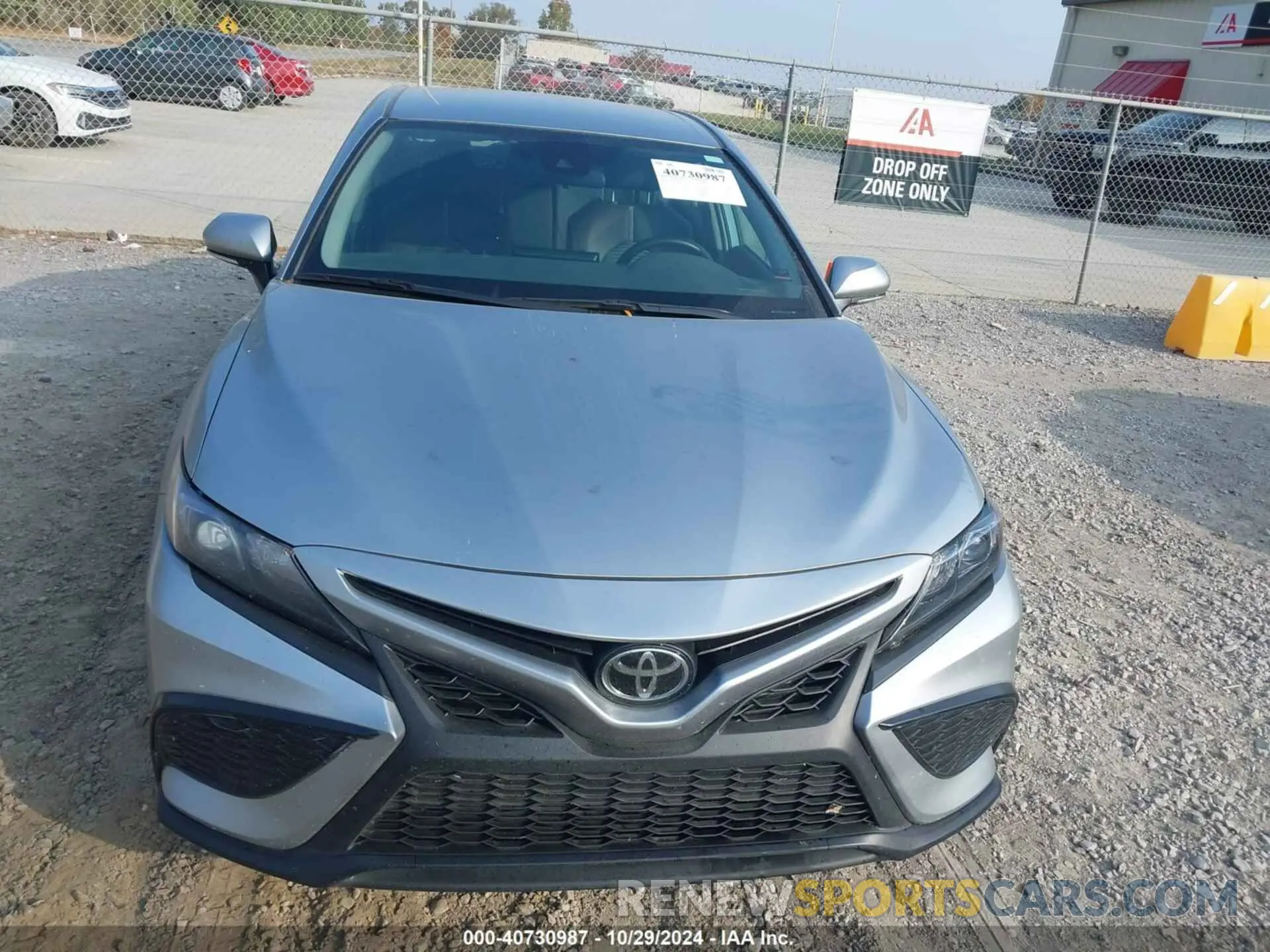 12 fotografías del automóvil dañado 4T1G11AK3RU895857 TOYOTA CAMRY 2024