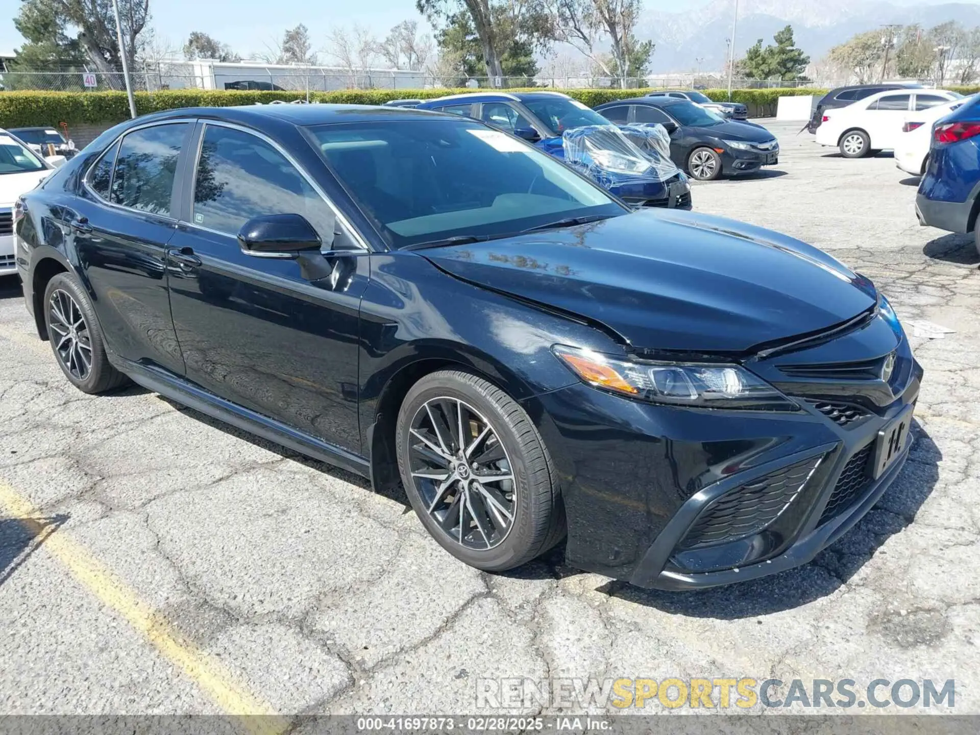 1 fotografías del automóvil dañado 4T1G11AK3RU906310 TOYOTA CAMRY 2024