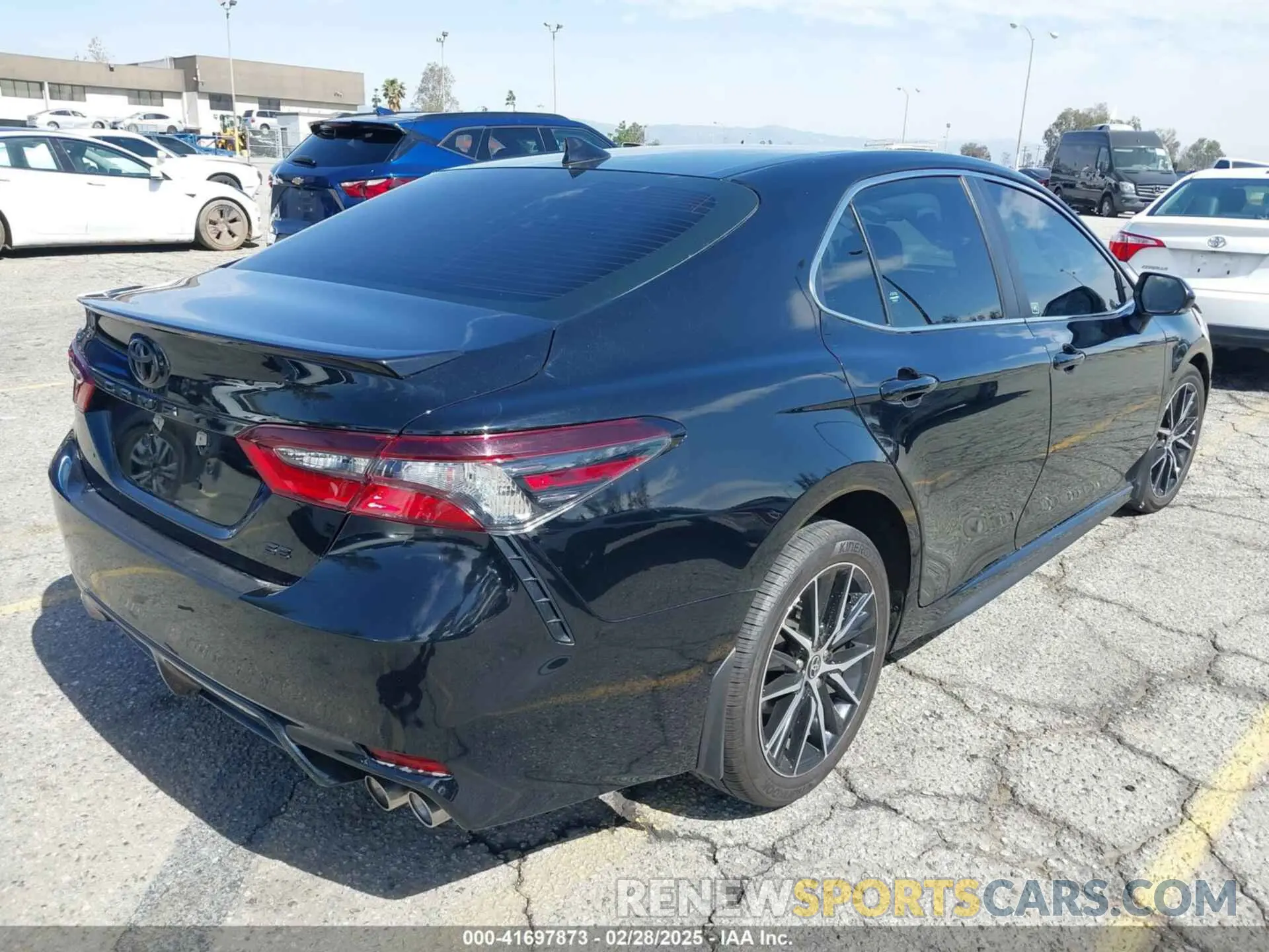 4 fotografías del automóvil dañado 4T1G11AK3RU906310 TOYOTA CAMRY 2024