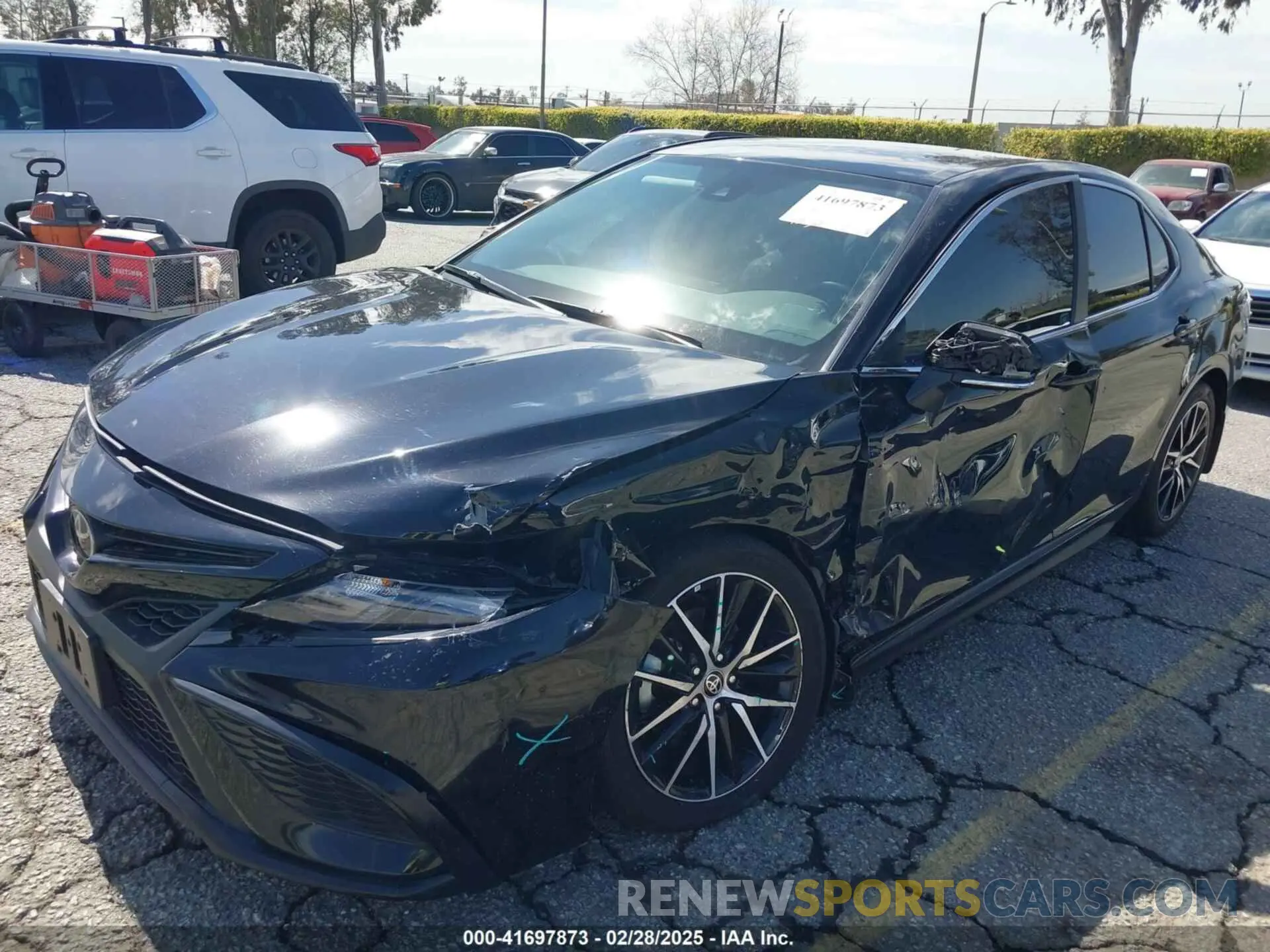 6 fotografías del automóvil dañado 4T1G11AK3RU906310 TOYOTA CAMRY 2024