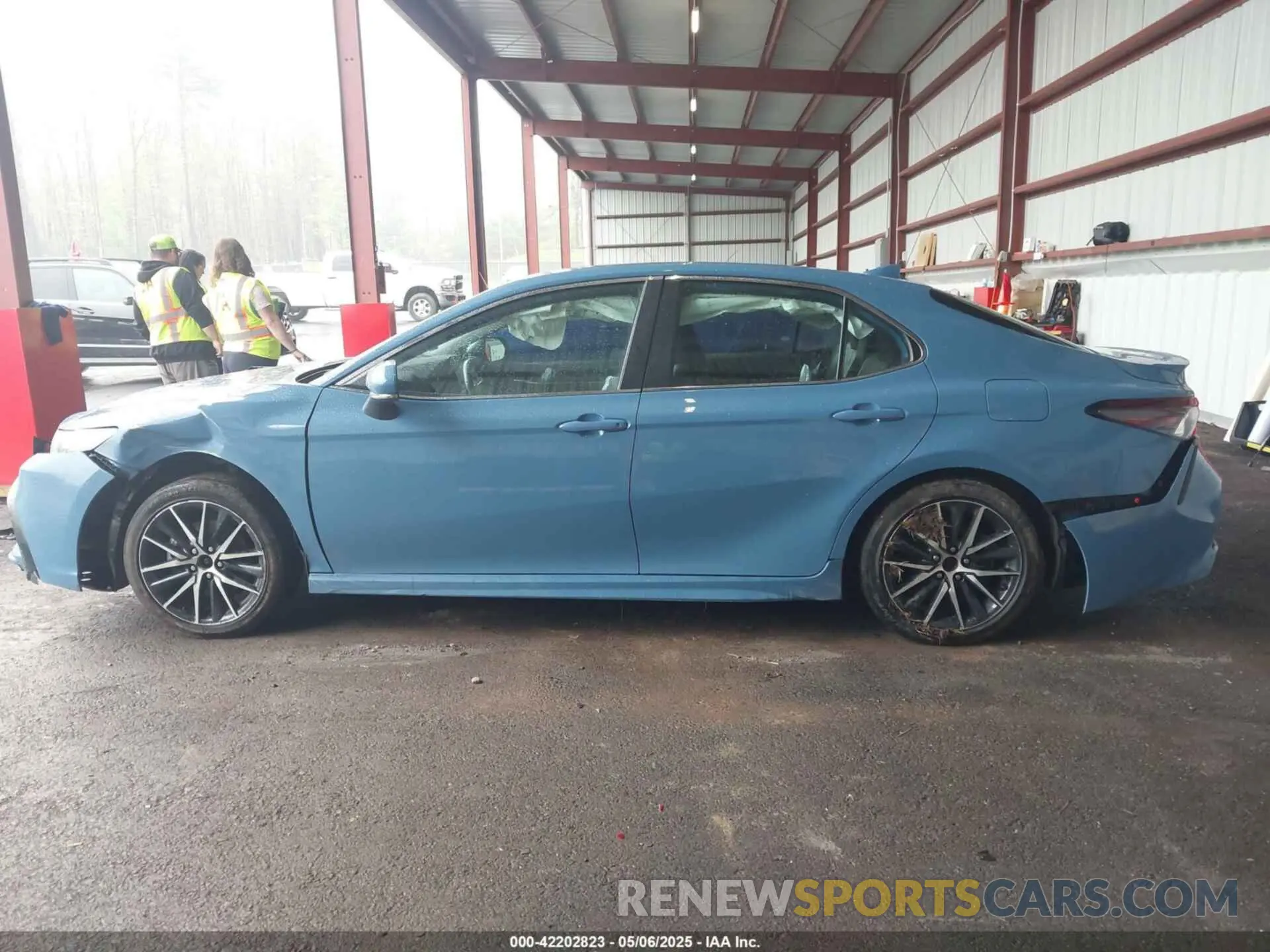 14 fotografías del automóvil dañado 4T1G11AK4RU211270 TOYOTA CAMRY 2024