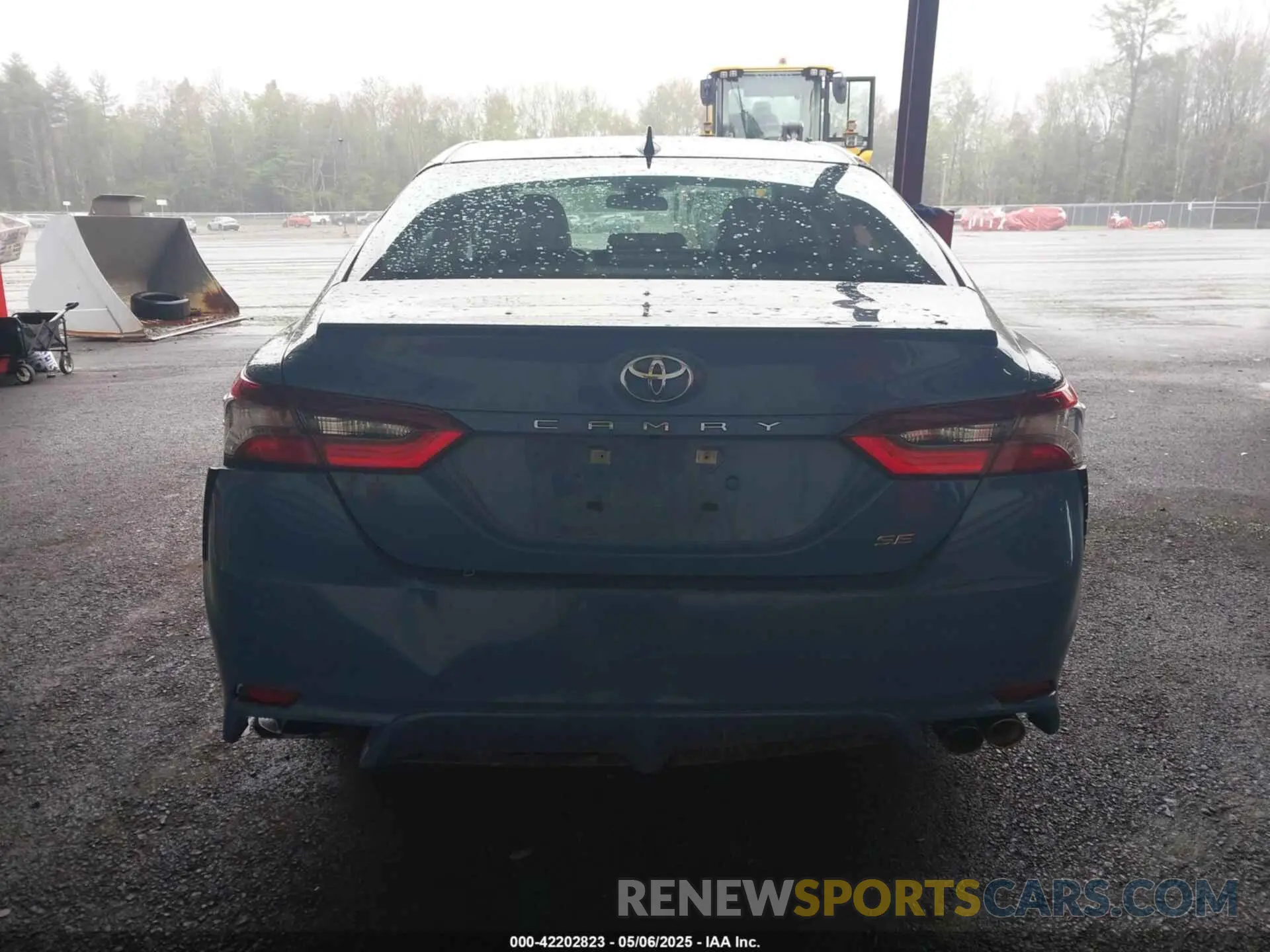 16 fotografías del automóvil dañado 4T1G11AK4RU211270 TOYOTA CAMRY 2024