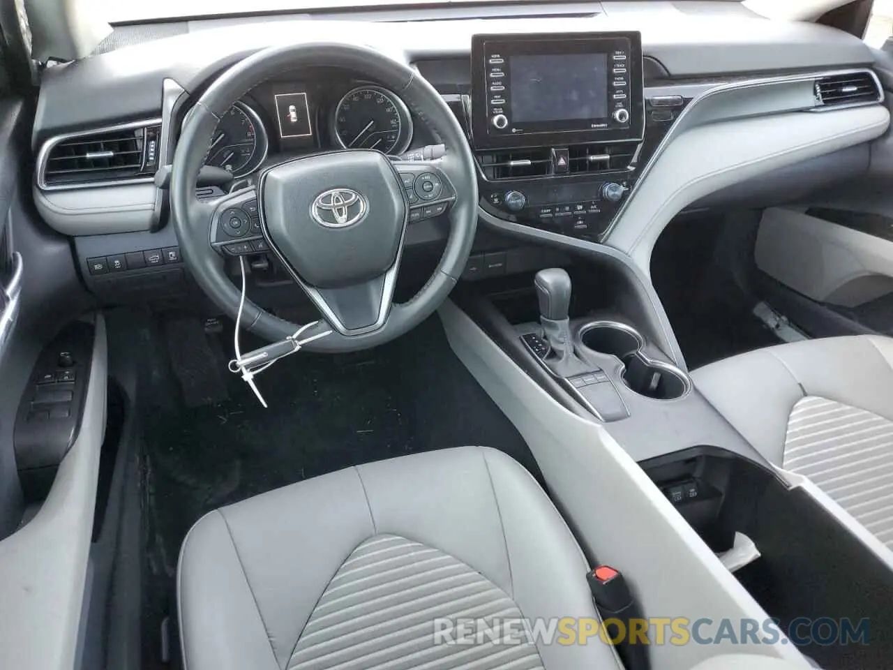 8 fotografías del automóvil dañado 4T1G11AK4RU212127 TOYOTA CAMRY 2024