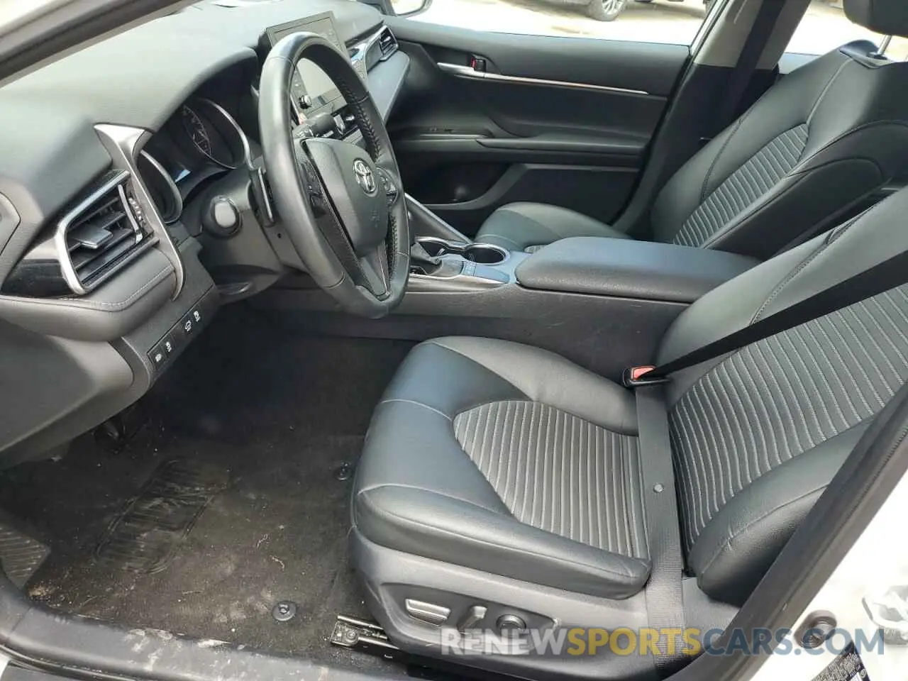 7 fotografías del automóvil dañado 4T1G11AK4RU216789 TOYOTA CAMRY 2024
