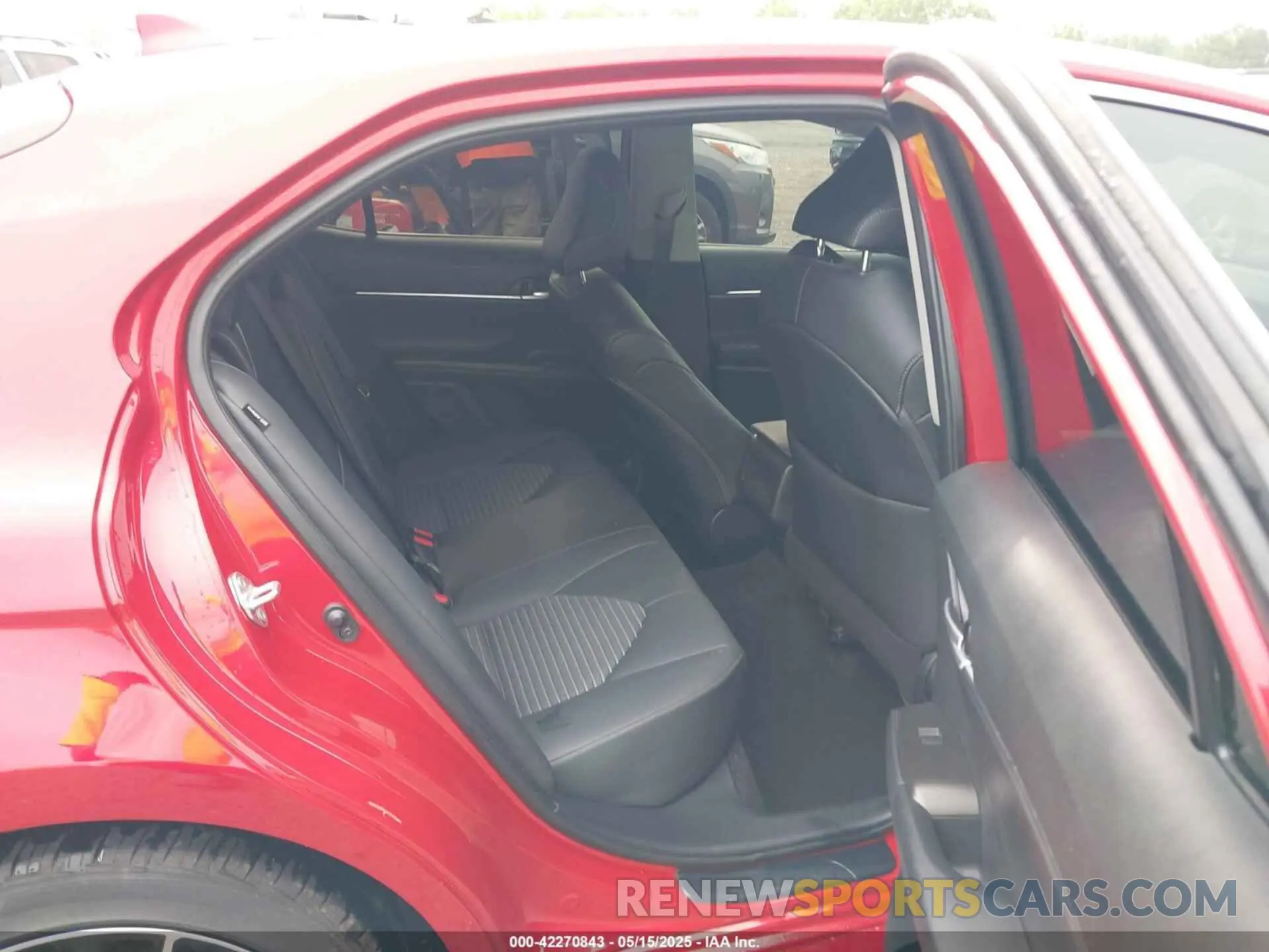 8 fotografías del automóvil dañado 4T1G11AK4RU218381 TOYOTA CAMRY 2024