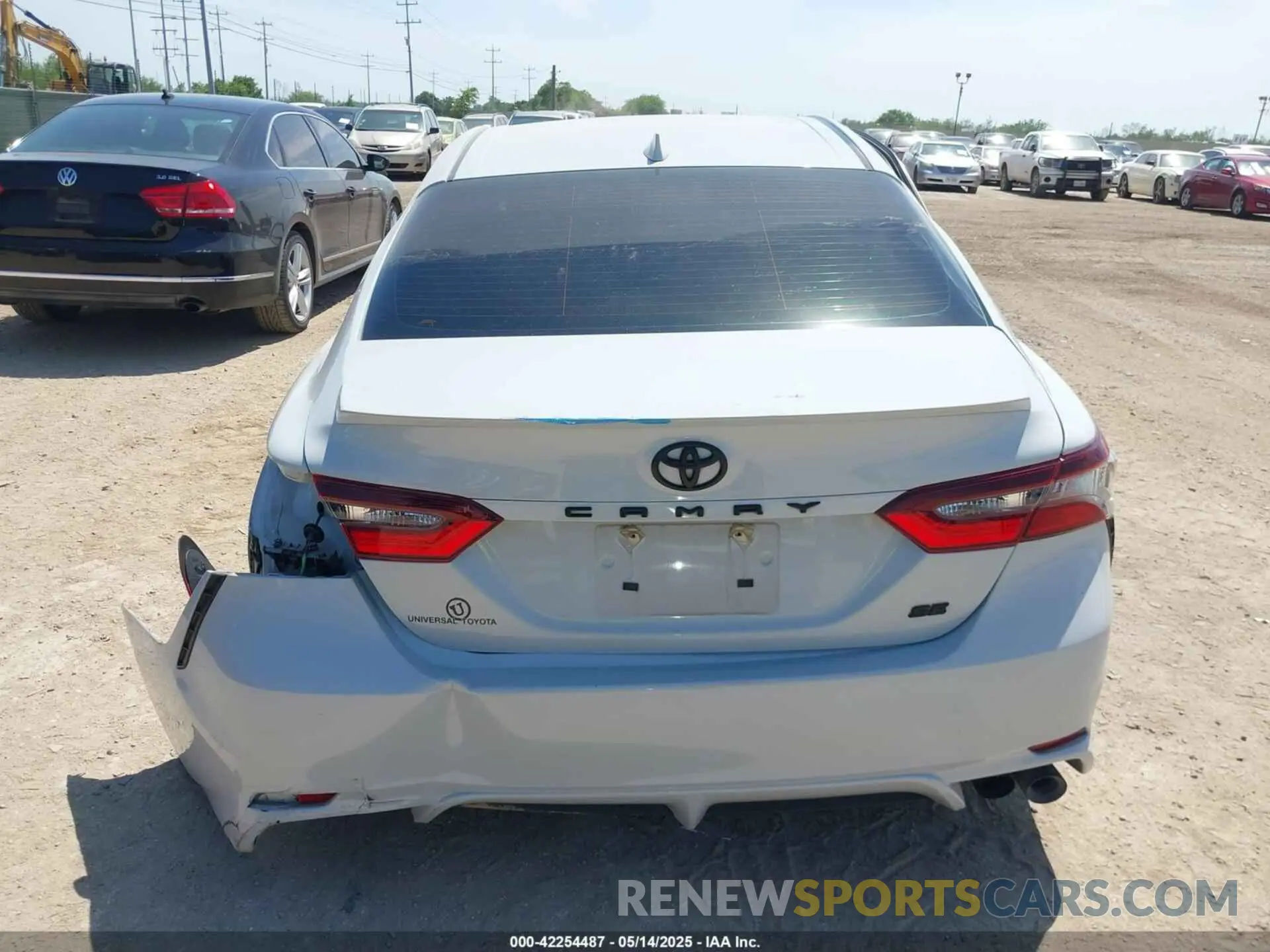 17 fotografías del automóvil dañado 4T1G11AK4RU238176 TOYOTA CAMRY 2024