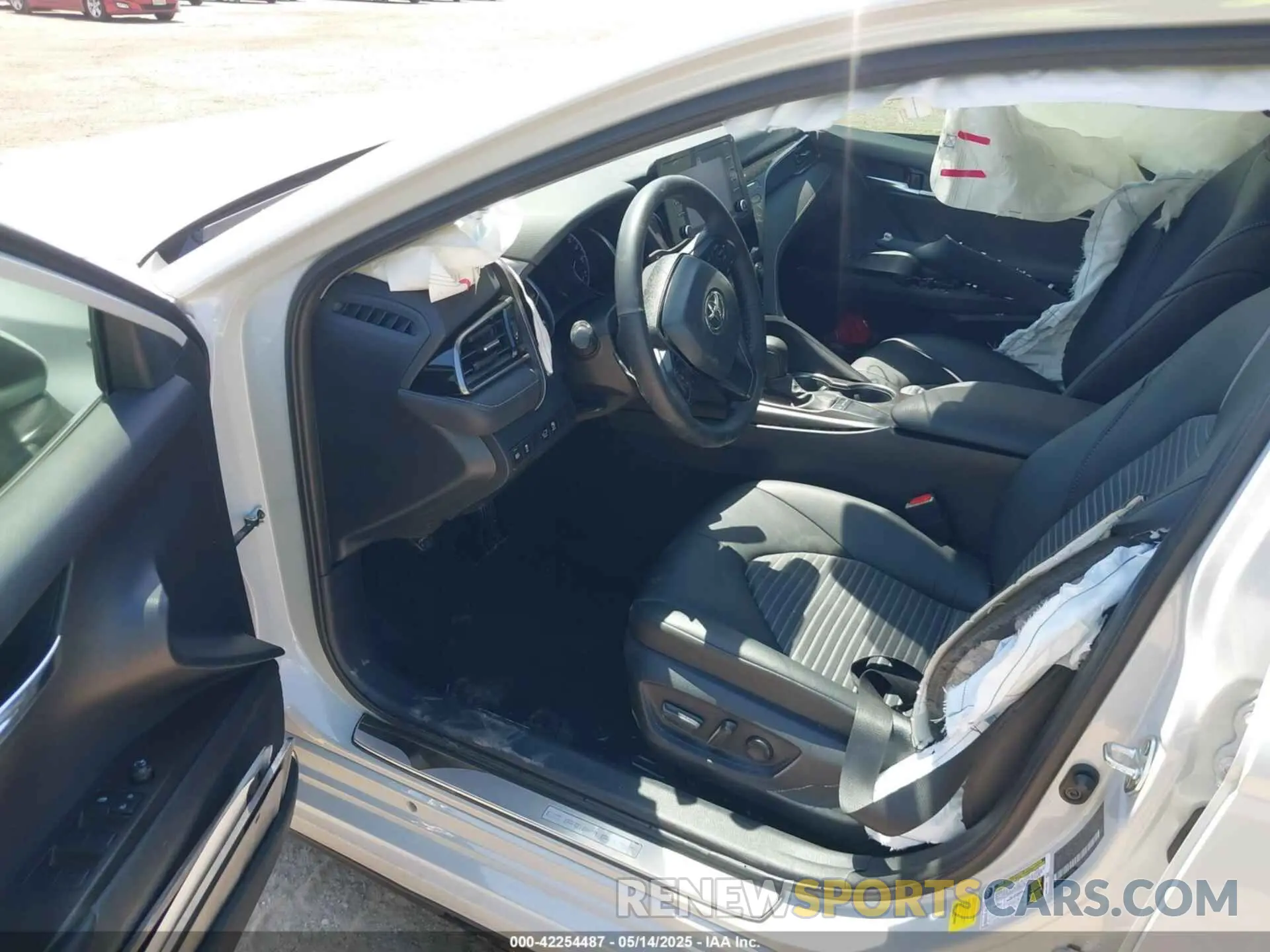 5 fotografías del automóvil dañado 4T1G11AK4RU238176 TOYOTA CAMRY 2024