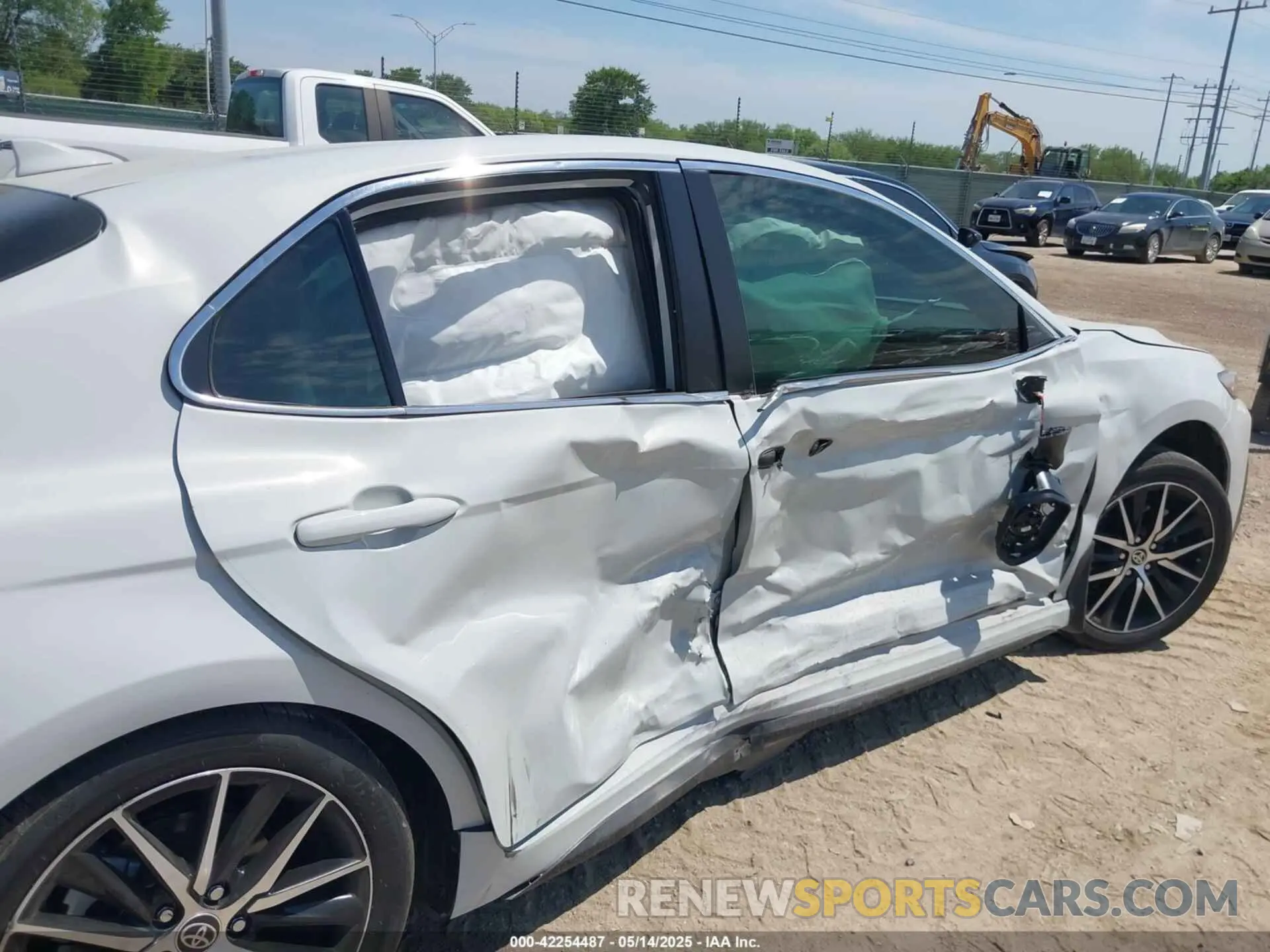 6 fotografías del automóvil dañado 4T1G11AK4RU238176 TOYOTA CAMRY 2024