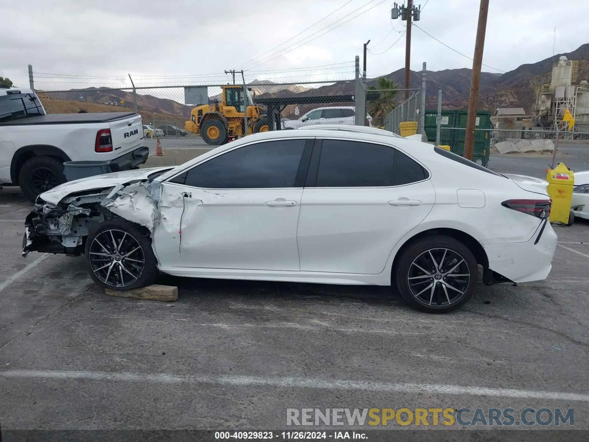 15 fotografías del automóvil dañado 4T1G11AK4RU244186 TOYOTA CAMRY 2024