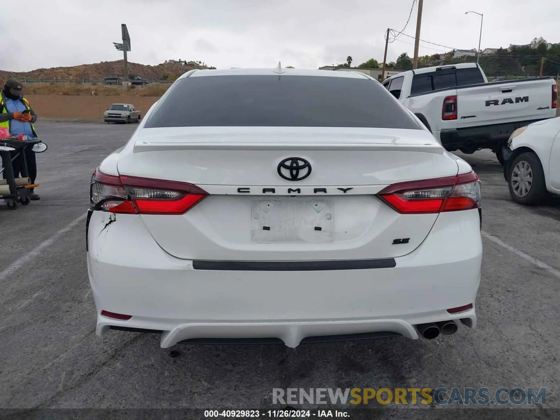 17 fotografías del automóvil dañado 4T1G11AK4RU244186 TOYOTA CAMRY 2024