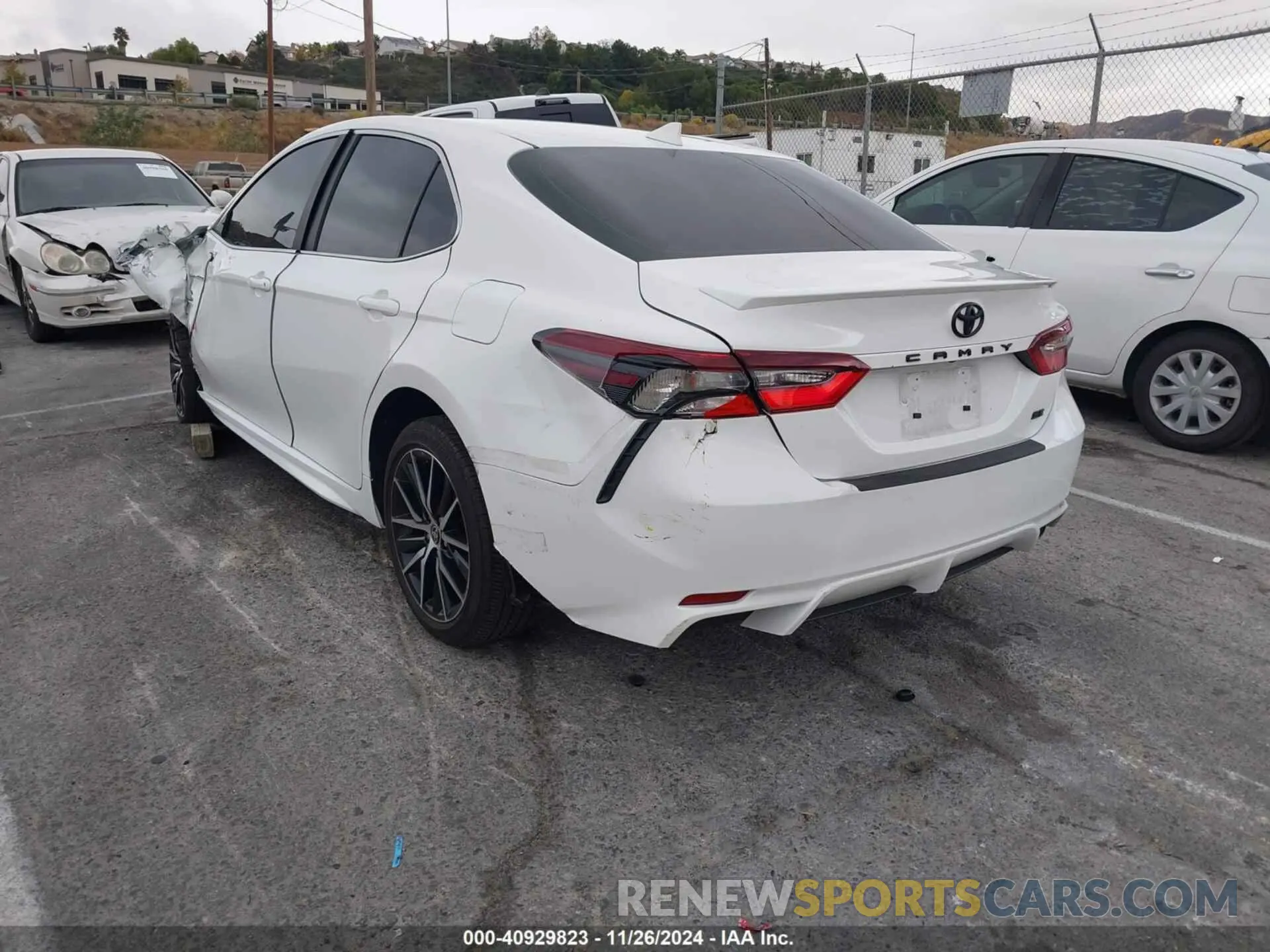 3 fotografías del automóvil dañado 4T1G11AK4RU244186 TOYOTA CAMRY 2024