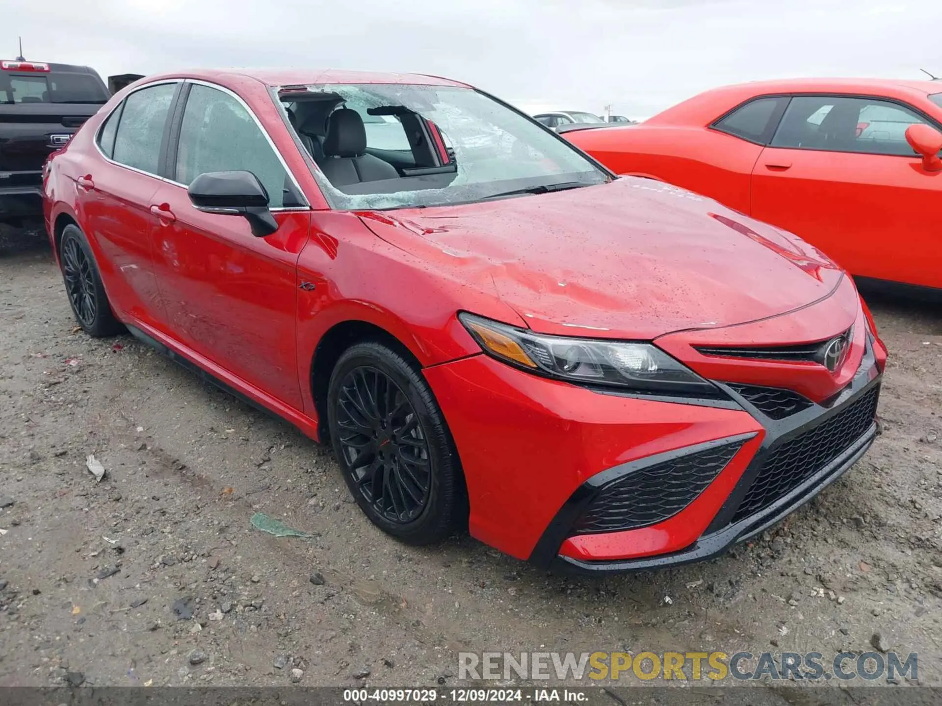 1 fotografías del automóvil dañado 4T1G11AK4RU255950 TOYOTA CAMRY 2024
