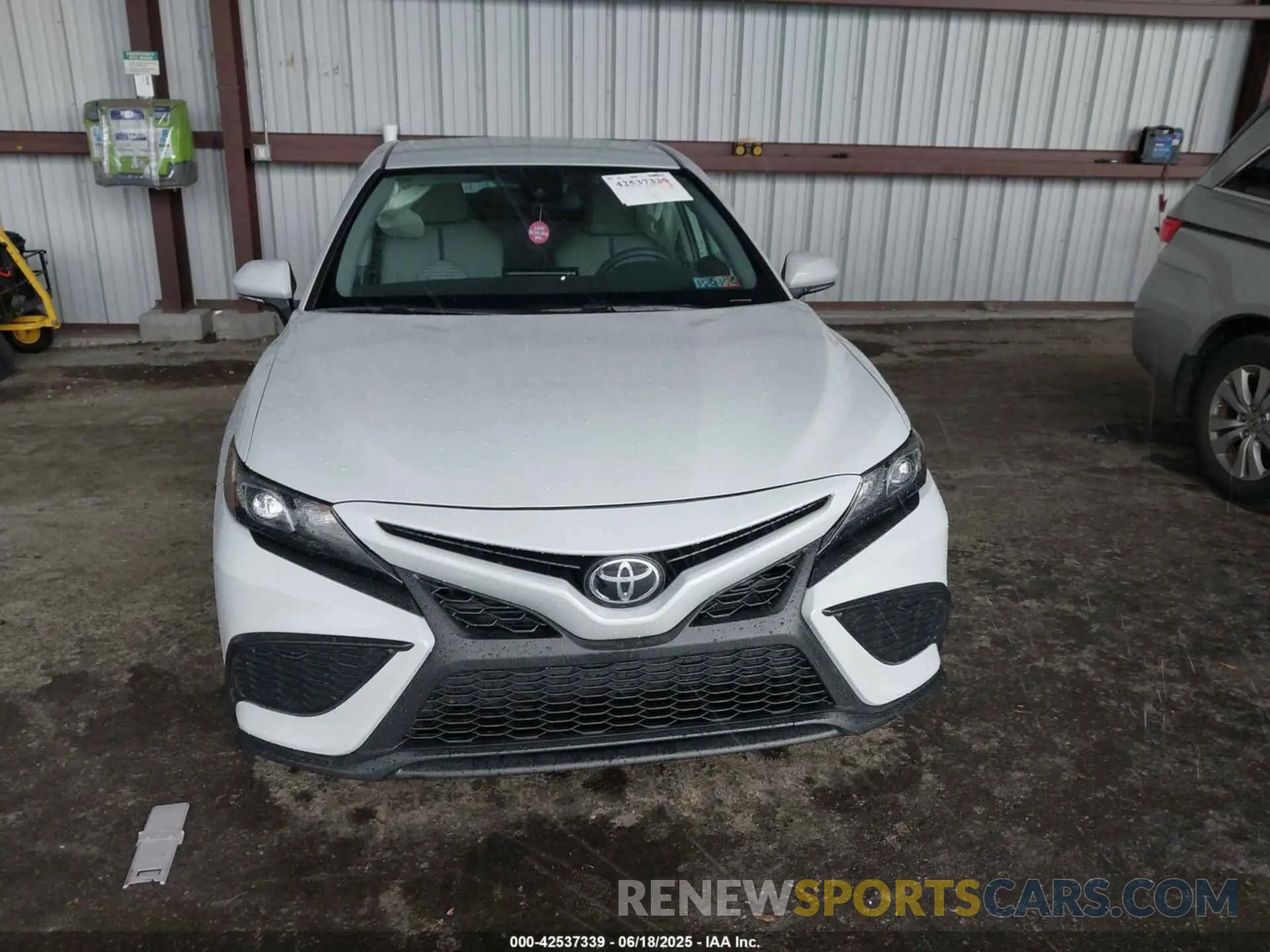 12 fotografías del automóvil dañado 4T1G11AK4RU262087 TOYOTA CAMRY 2024