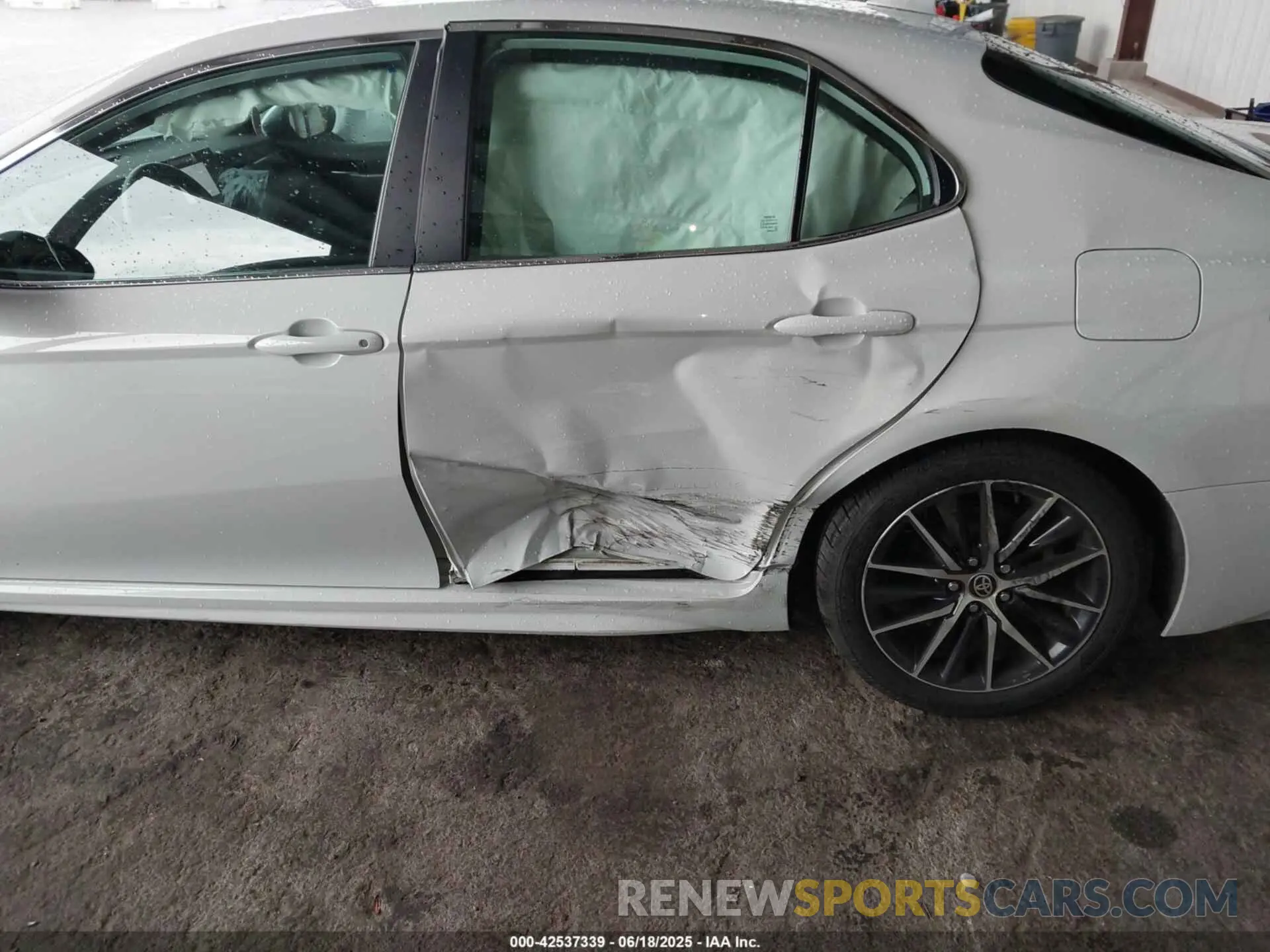6 fotografías del automóvil dañado 4T1G11AK4RU262087 TOYOTA CAMRY 2024