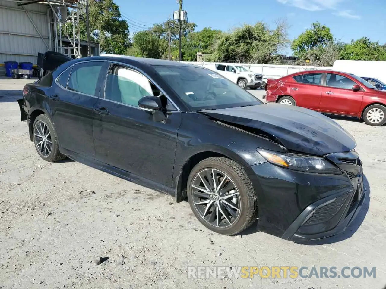 4 fotografías del automóvil dañado 4T1G11AK4RU840804 TOYOTA CAMRY 2024