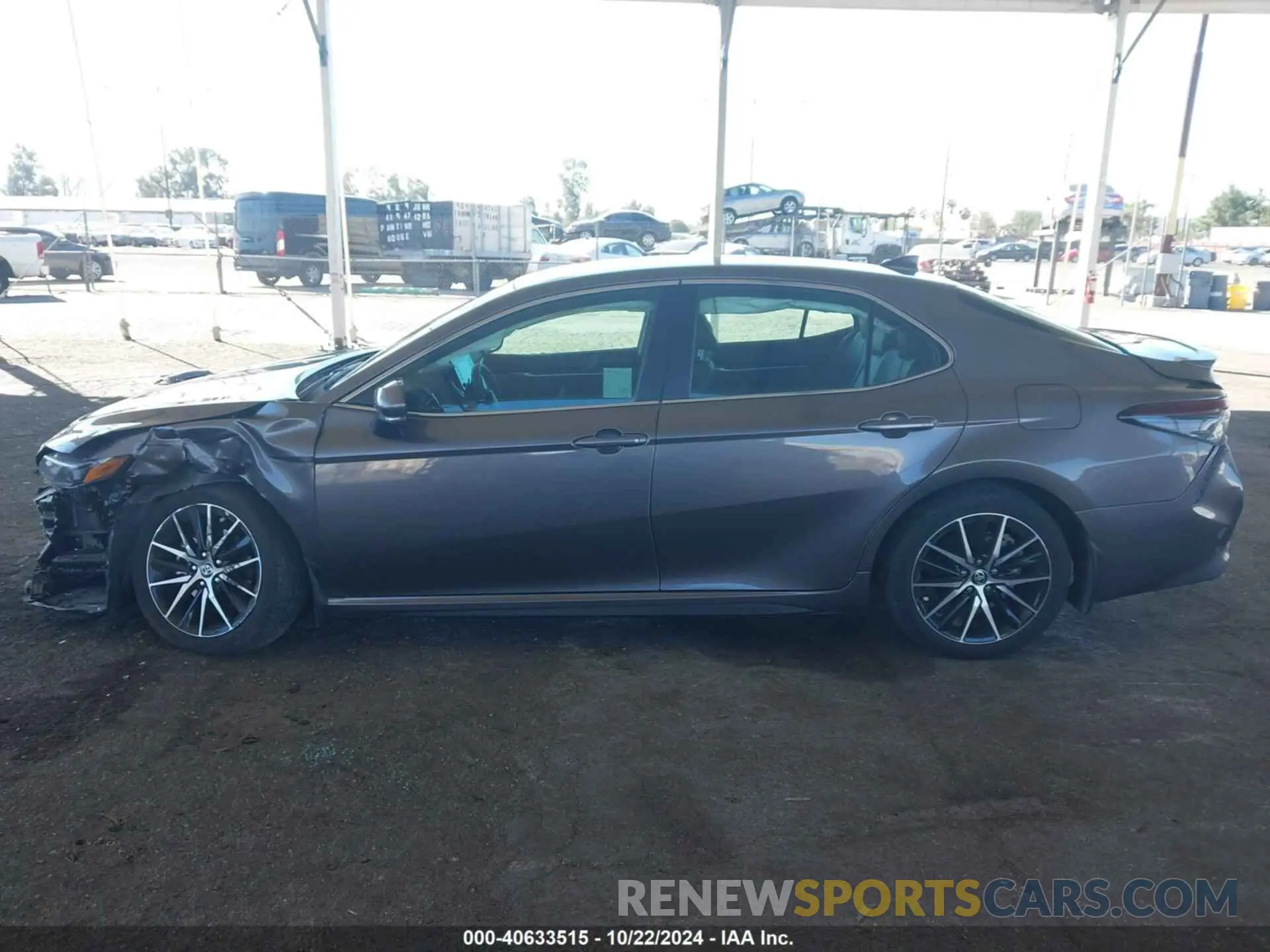 15 fotografías del automóvil dañado 4T1G11AK4RU845176 TOYOTA CAMRY 2024