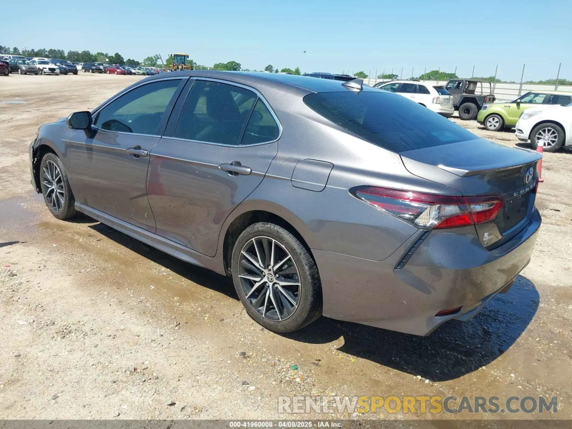 3 fotografías del automóvil dañado 4T1G11AK4RU858767 TOYOTA CAMRY 2024