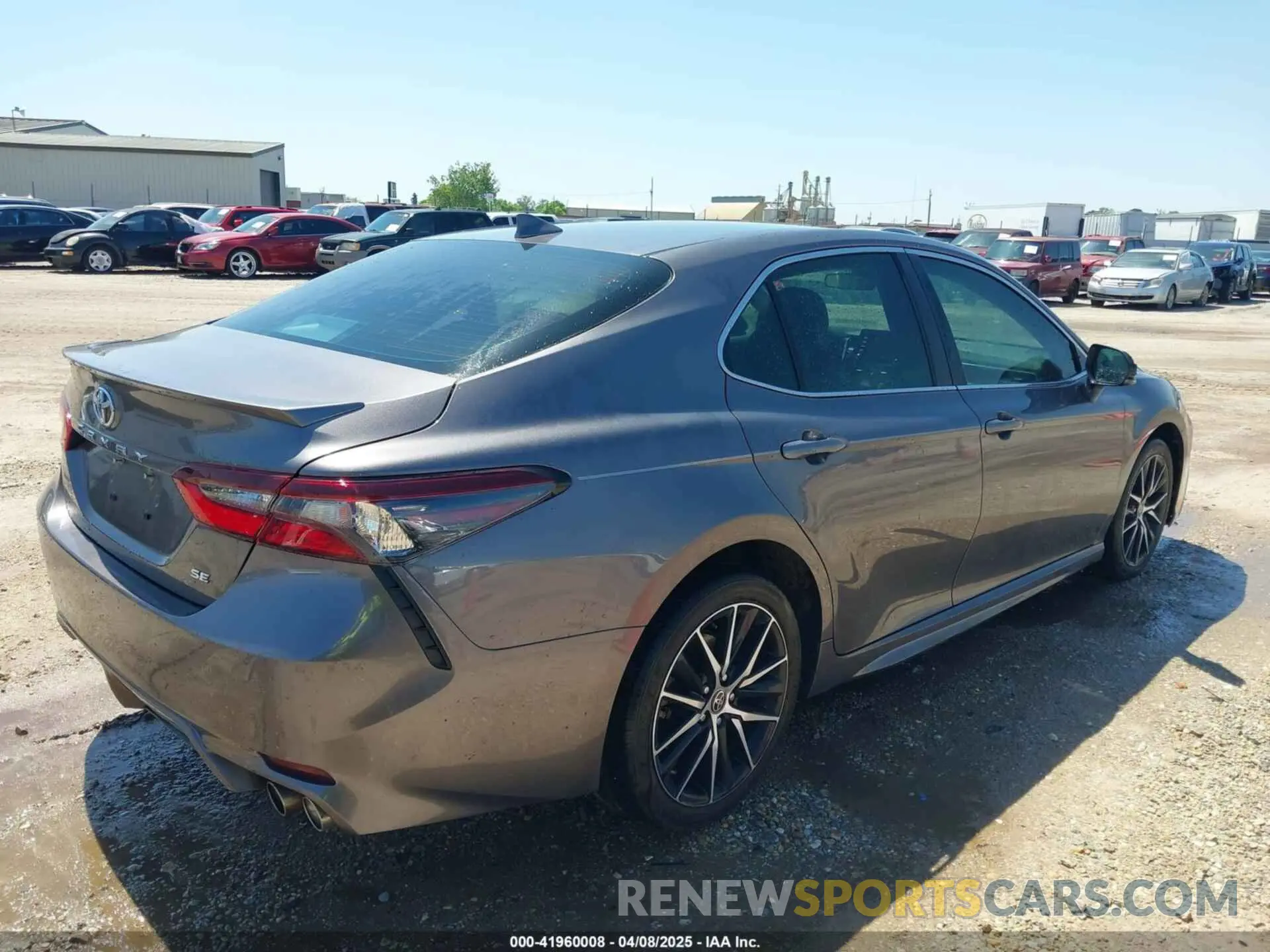 4 fotografías del automóvil dañado 4T1G11AK4RU858767 TOYOTA CAMRY 2024