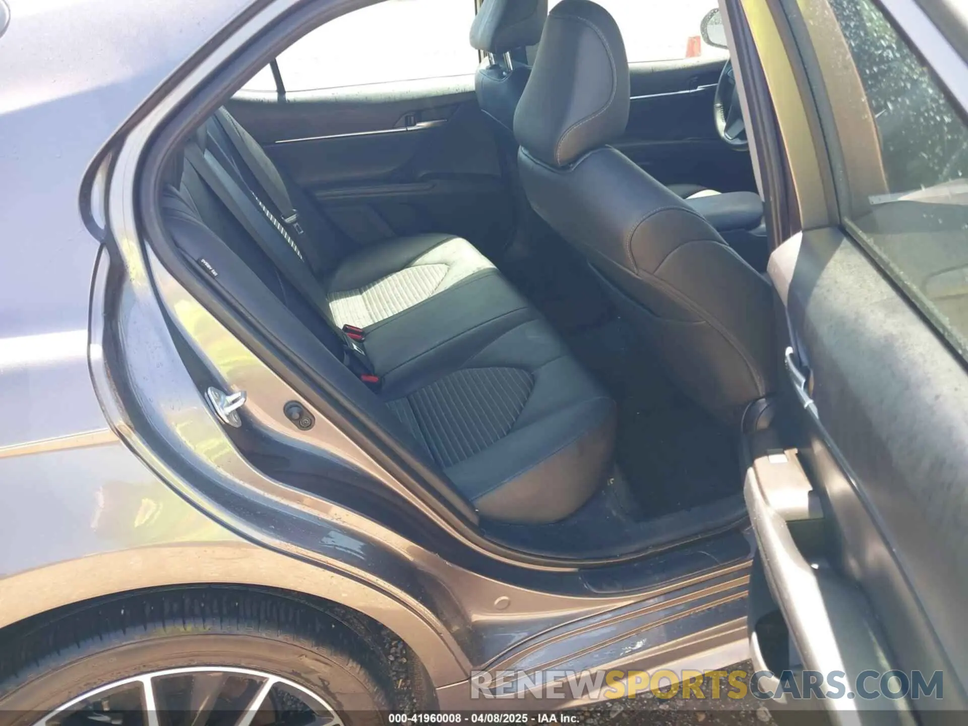 8 fotografías del automóvil dañado 4T1G11AK4RU858767 TOYOTA CAMRY 2024