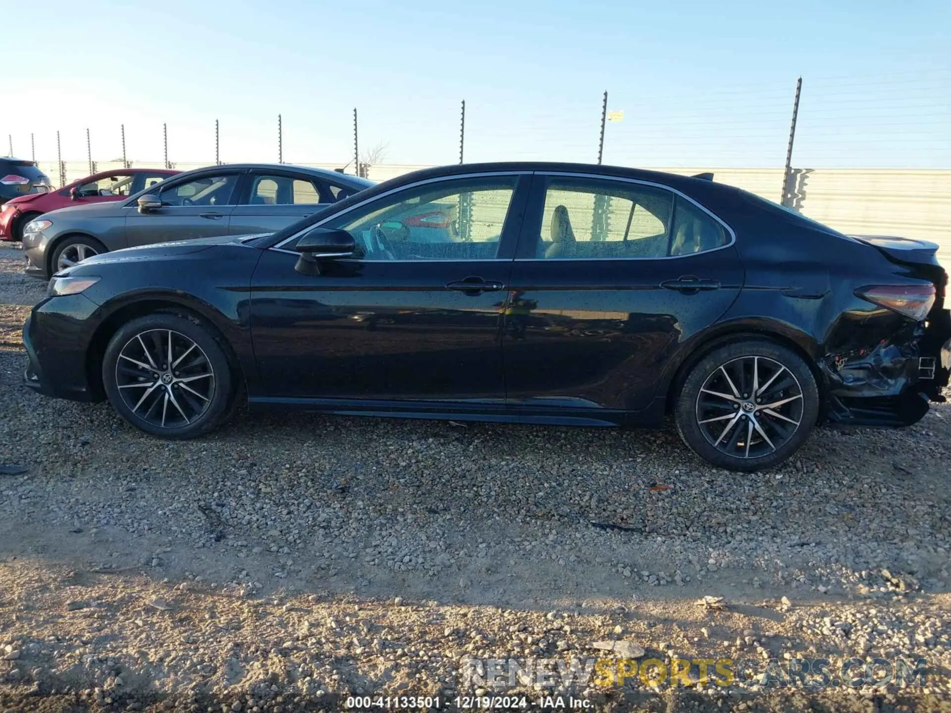 14 fotografías del automóvil dañado 4T1G11AK4RU859563 TOYOTA CAMRY 2024