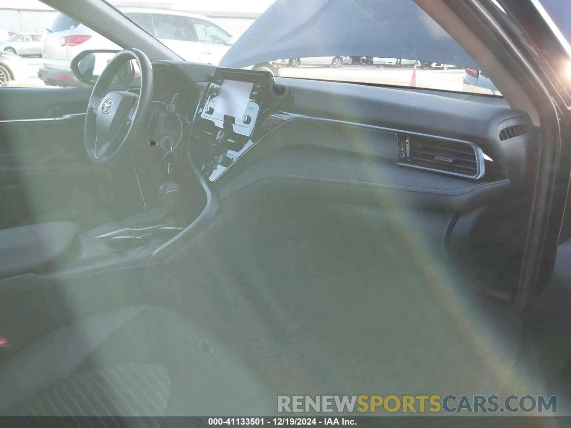 5 fotografías del automóvil dañado 4T1G11AK4RU859563 TOYOTA CAMRY 2024
