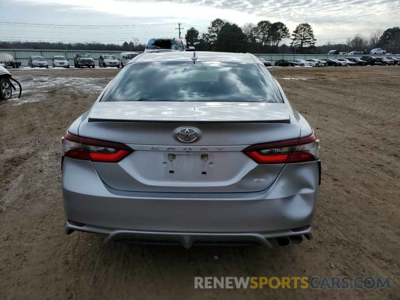 6 fotografías del automóvil dañado 4T1G11AK4RU865945 TOYOTA CAMRY 2024