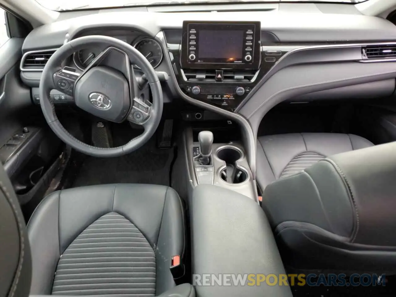 8 fotografías del automóvil dañado 4T1G11AK4RU865945 TOYOTA CAMRY 2024