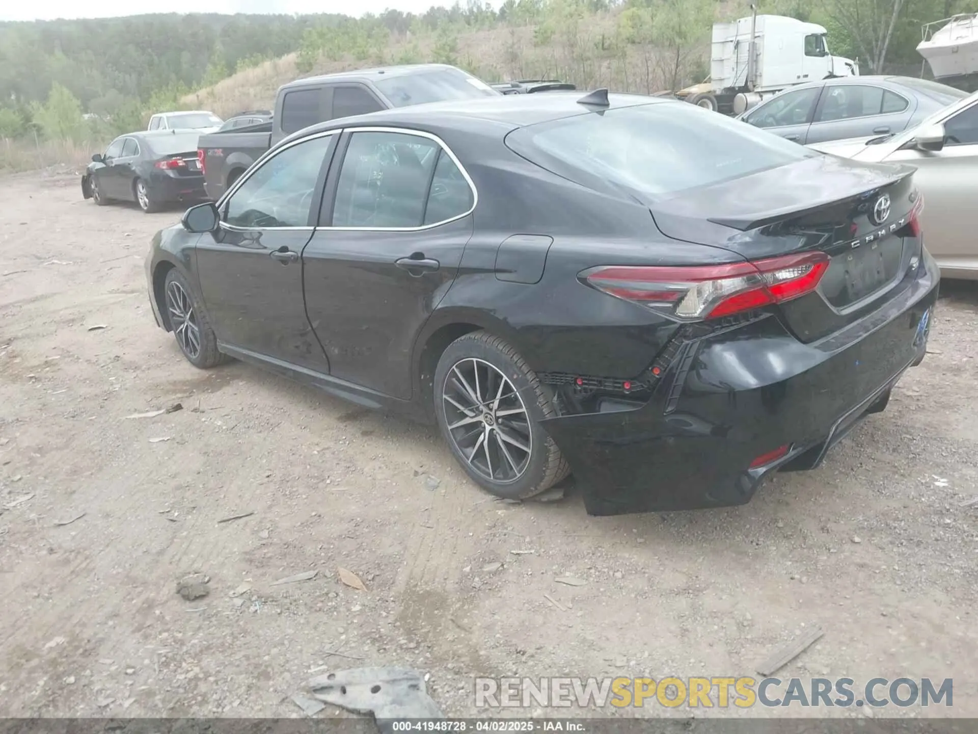3 fotografías del automóvil dañado 4T1G11AK4RU881594 TOYOTA CAMRY 2024