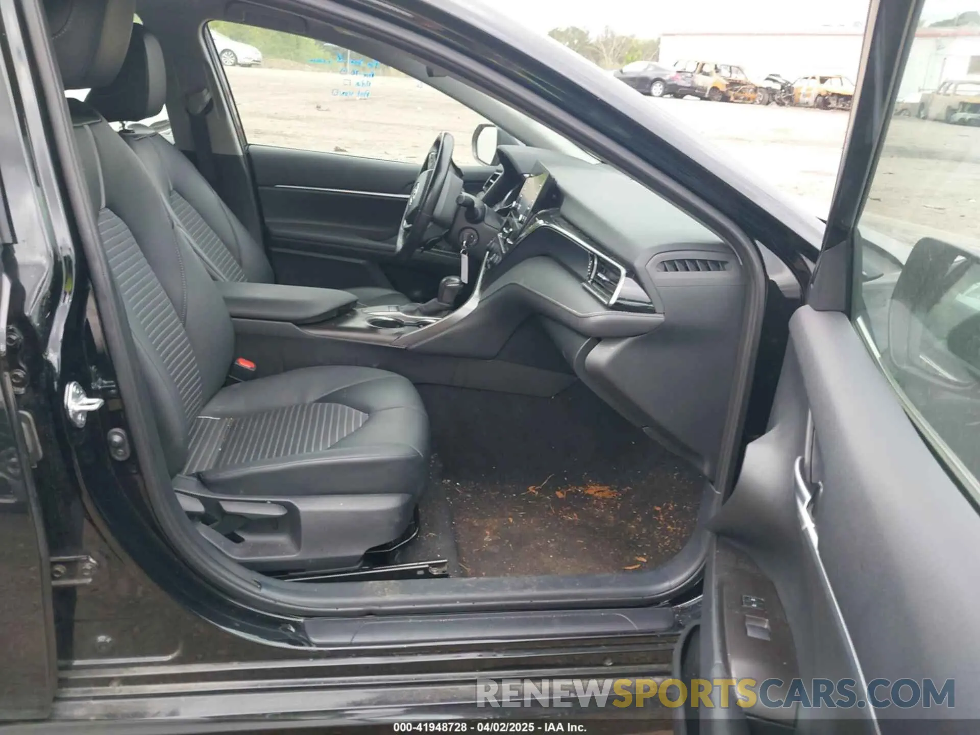 5 fotografías del automóvil dañado 4T1G11AK4RU881594 TOYOTA CAMRY 2024
