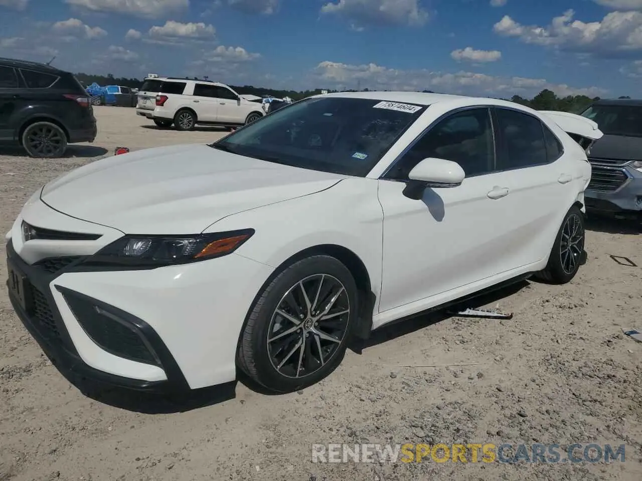 1 fotografías del automóvil dañado 4T1G11AK4RU881630 TOYOTA CAMRY 2024