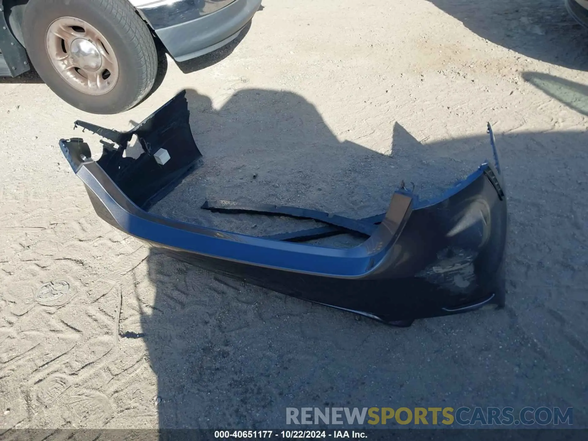 12 fotografías del automóvil dañado 4T1G11AK4RU890005 TOYOTA CAMRY 2024