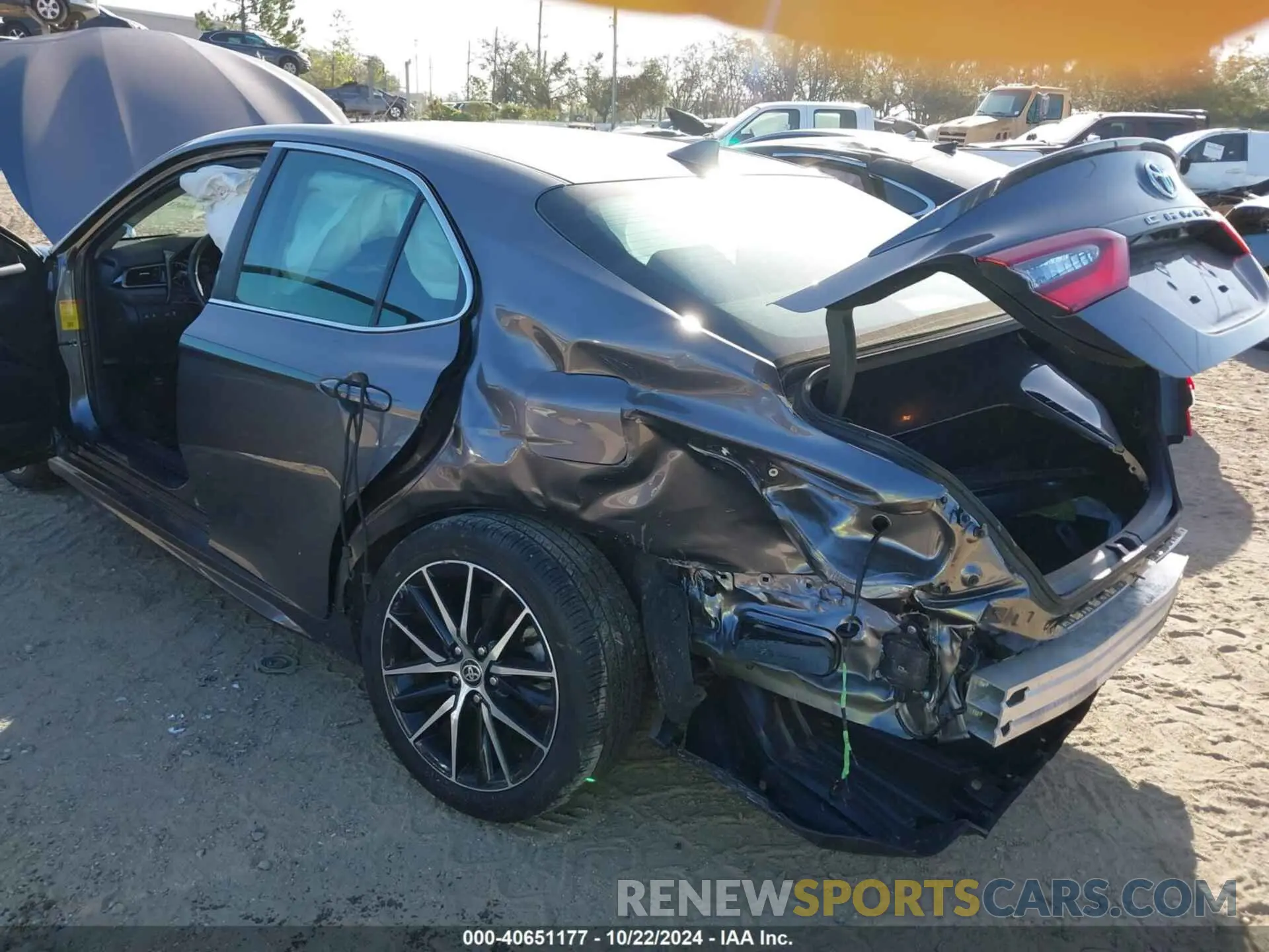 6 fotografías del automóvil dañado 4T1G11AK4RU890005 TOYOTA CAMRY 2024