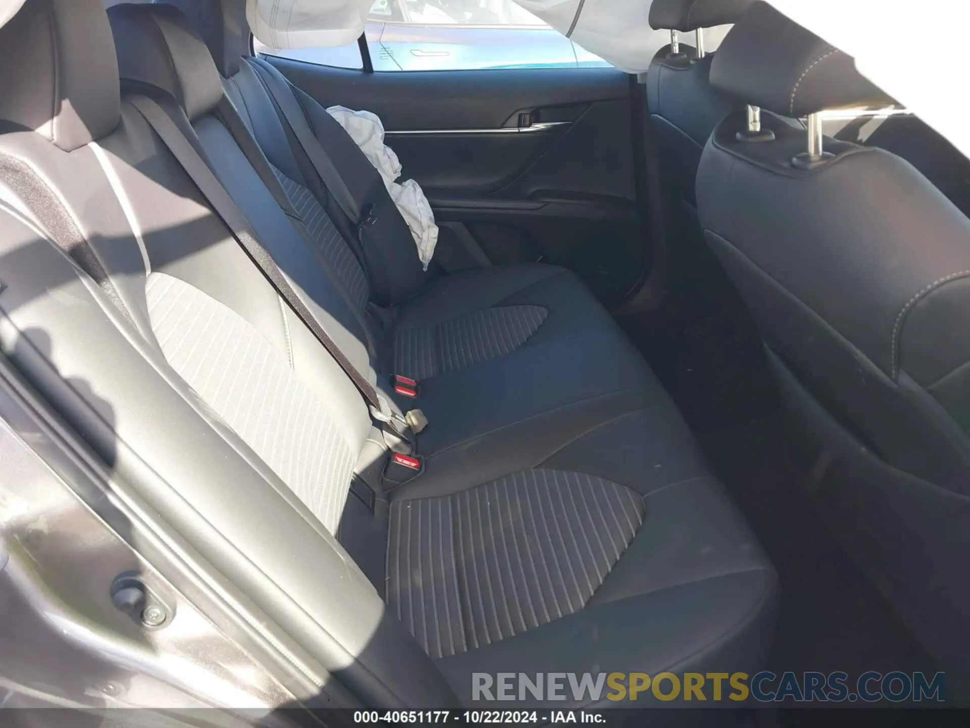 8 fotografías del automóvil dañado 4T1G11AK4RU890005 TOYOTA CAMRY 2024