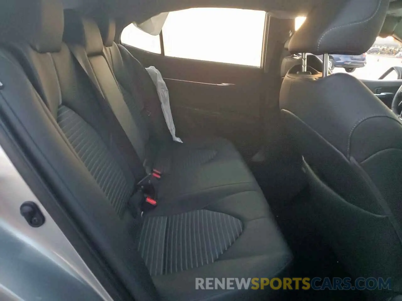 10 fotografías del automóvil dañado 4T1G11AK4RU893633 TOYOTA CAMRY 2024