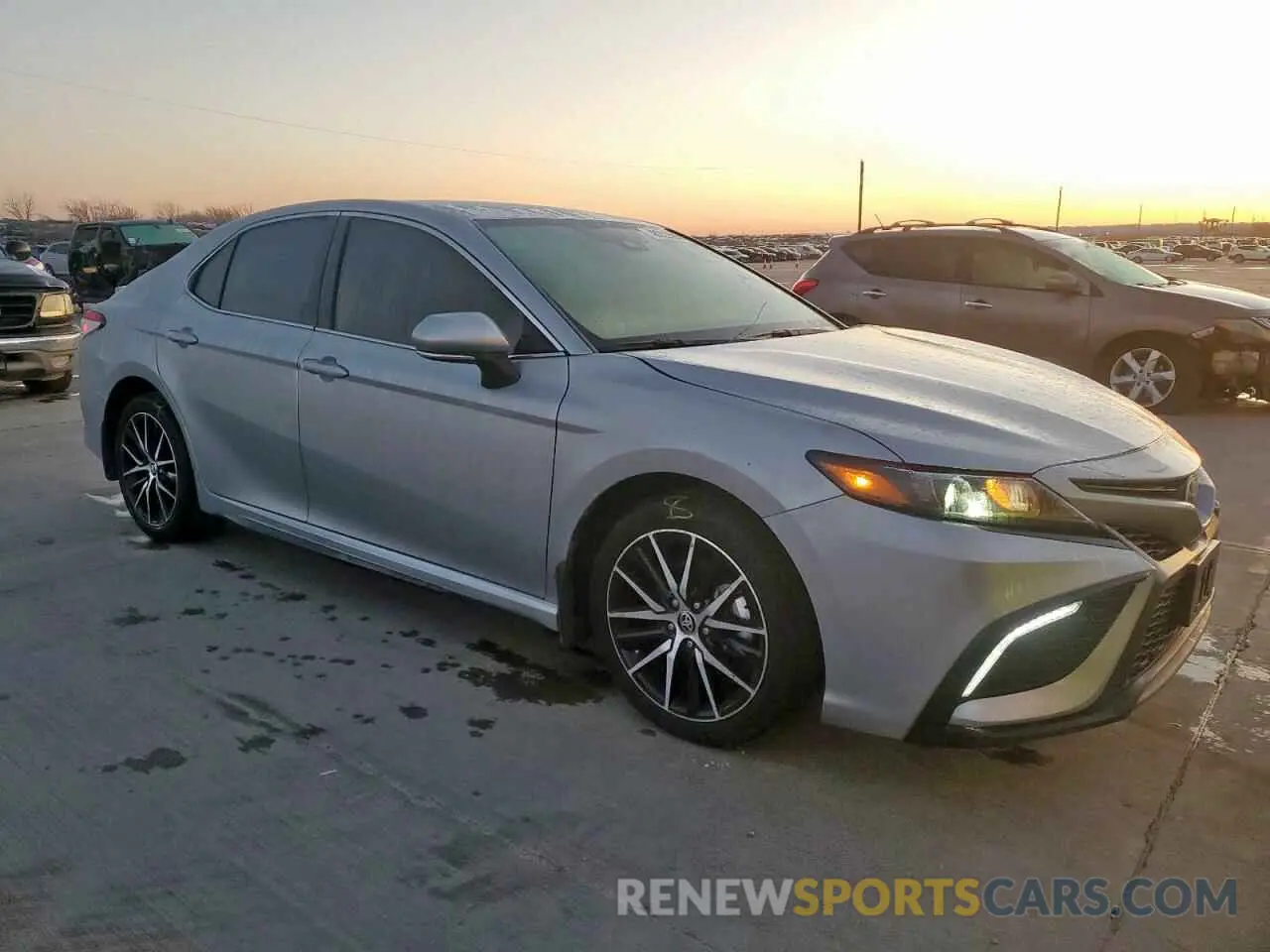 4 fotografías del automóvil dañado 4T1G11AK4RU893633 TOYOTA CAMRY 2024