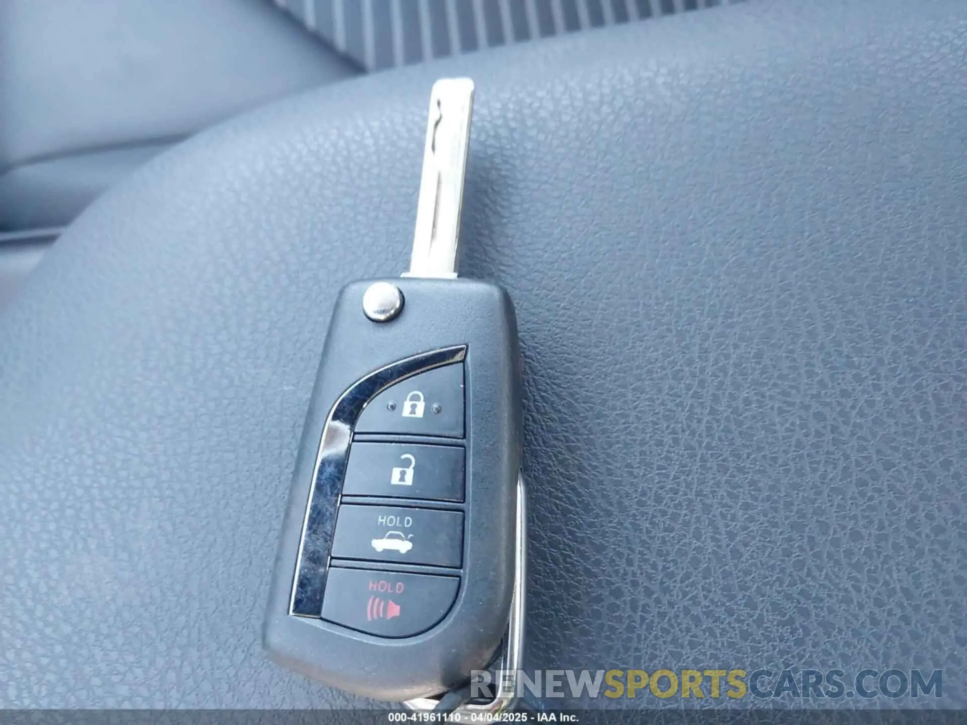 11 fotografías del automóvil dañado 4T1G11AK4RU903805 TOYOTA CAMRY 2024