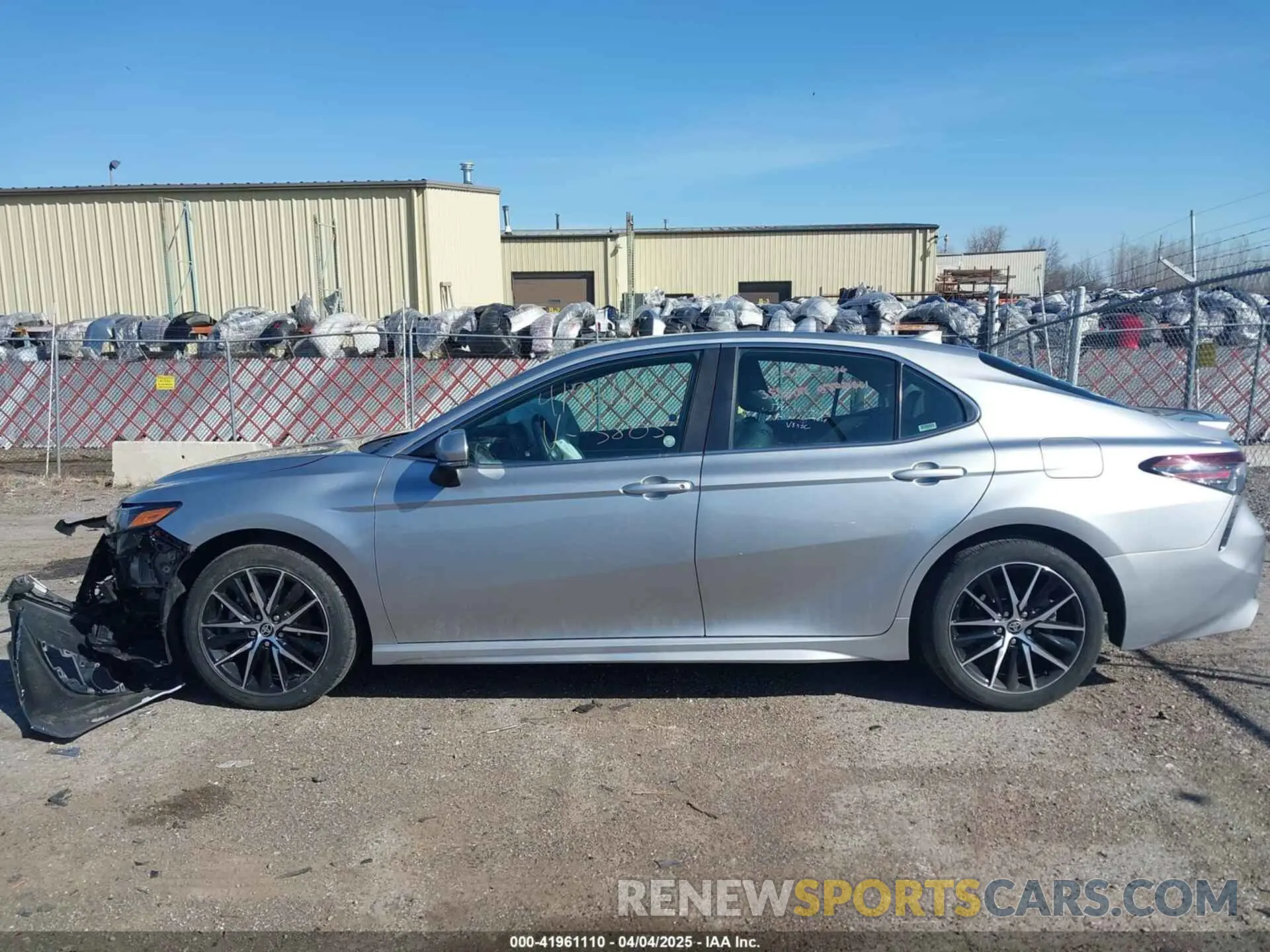 14 fotografías del automóvil dañado 4T1G11AK4RU903805 TOYOTA CAMRY 2024