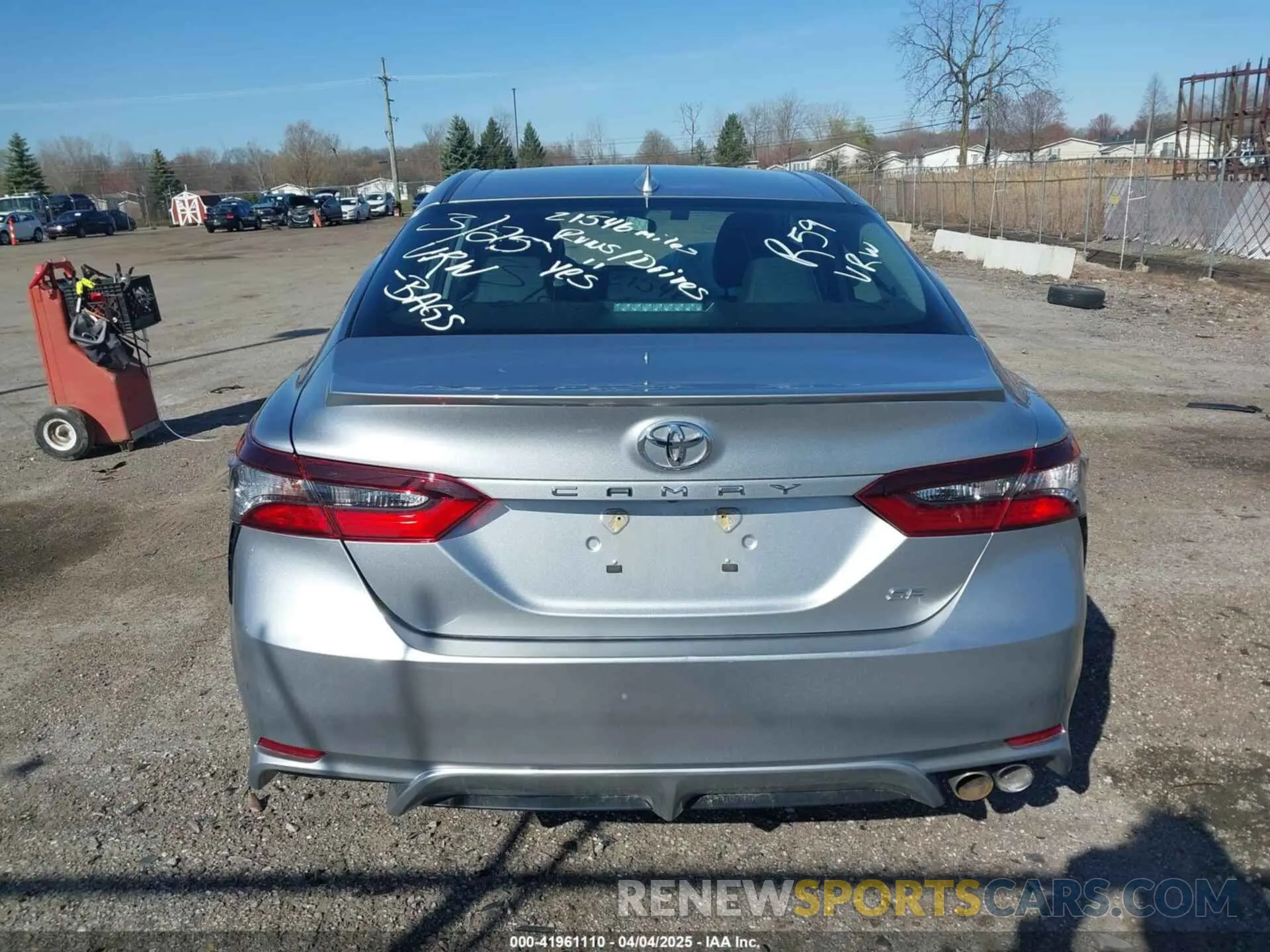 16 fotografías del automóvil dañado 4T1G11AK4RU903805 TOYOTA CAMRY 2024