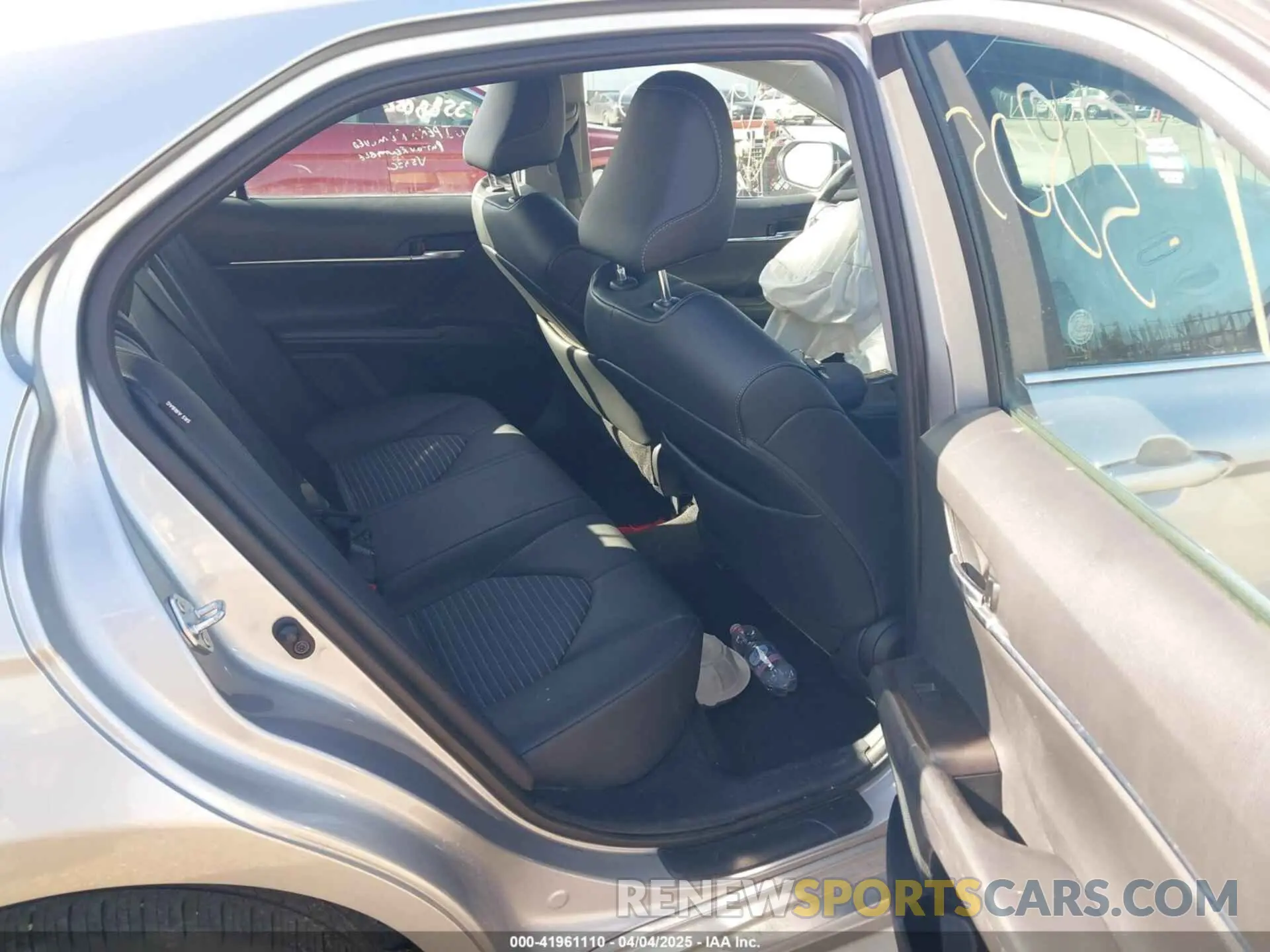 8 fotografías del automóvil dañado 4T1G11AK4RU903805 TOYOTA CAMRY 2024
