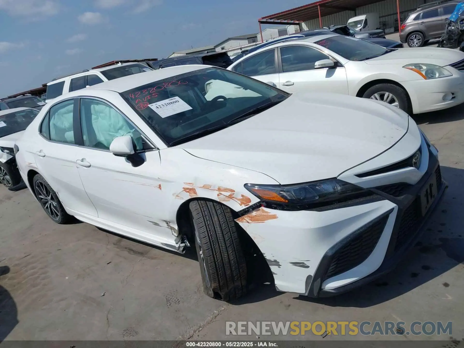 1 fotografías del automóvil dañado 4T1G11AK4RU909300 TOYOTA CAMRY 2024