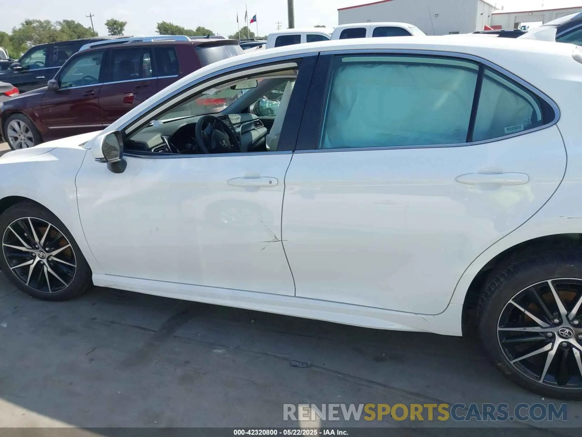 14 fotografías del automóvil dañado 4T1G11AK4RU909300 TOYOTA CAMRY 2024