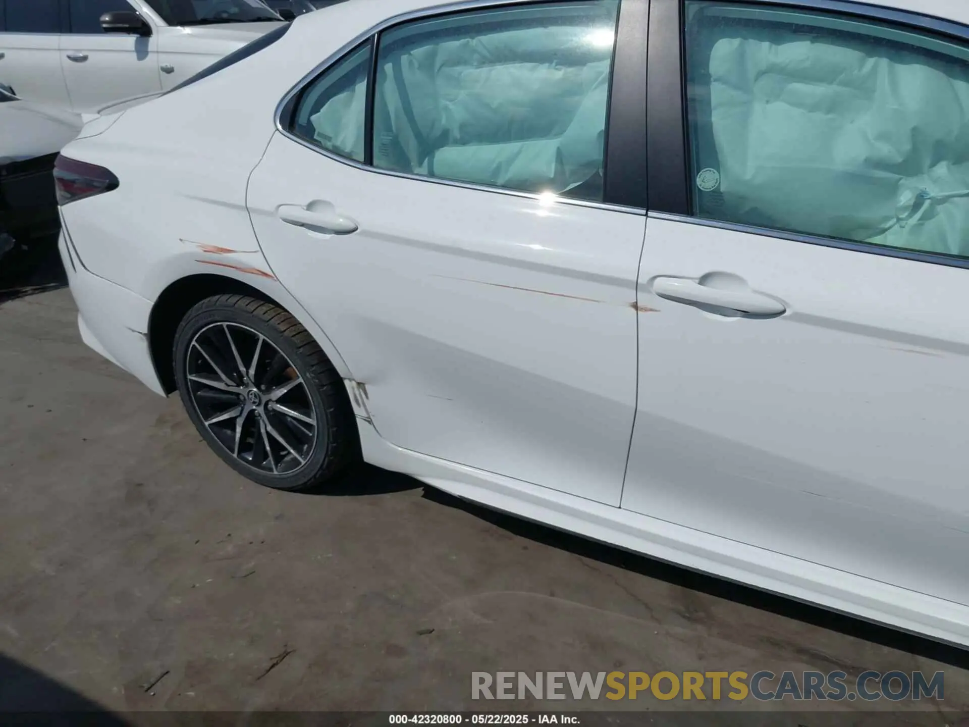 18 fotografías del automóvil dañado 4T1G11AK4RU909300 TOYOTA CAMRY 2024